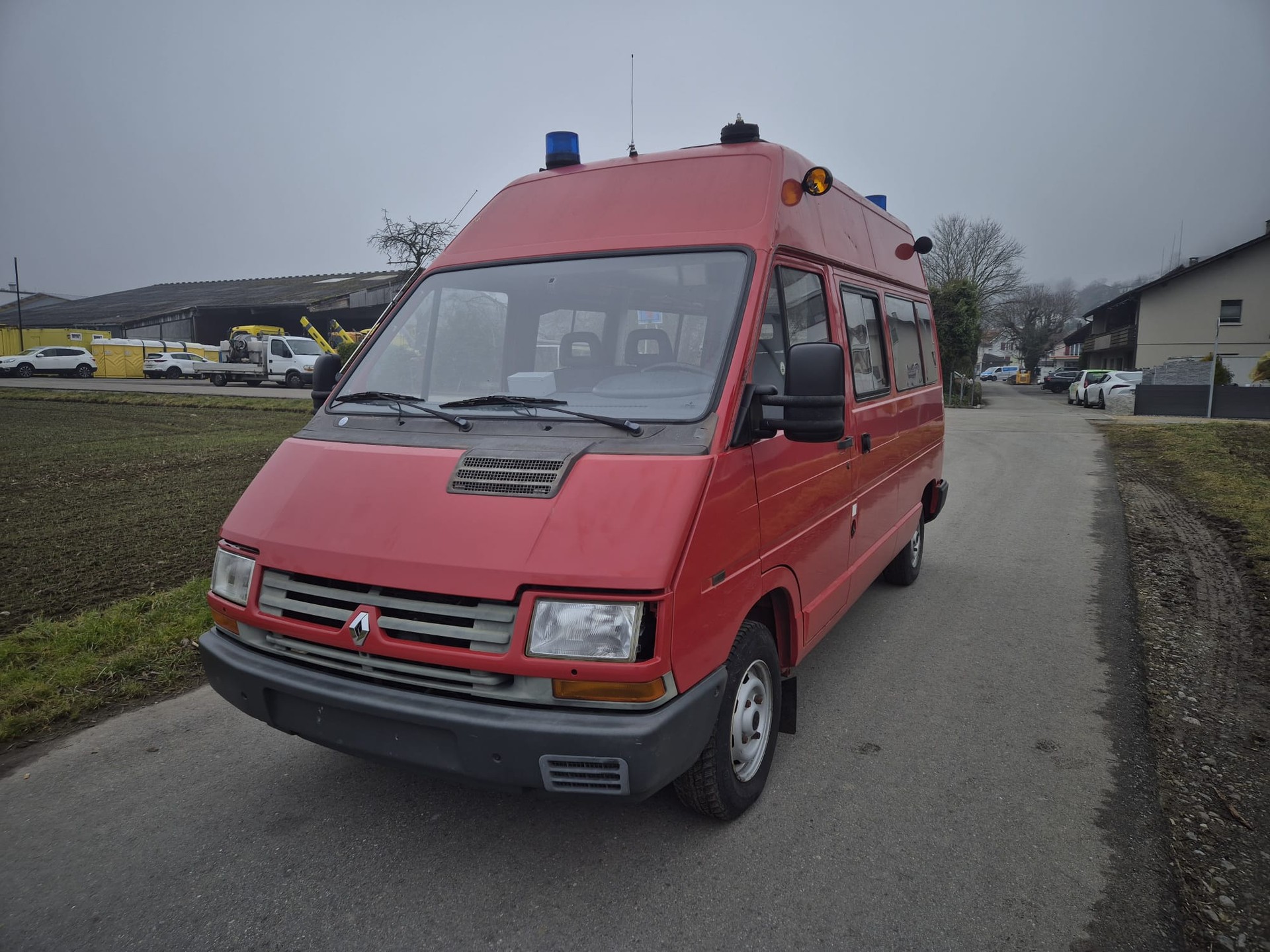 RENAULT TRAFIC-image-0