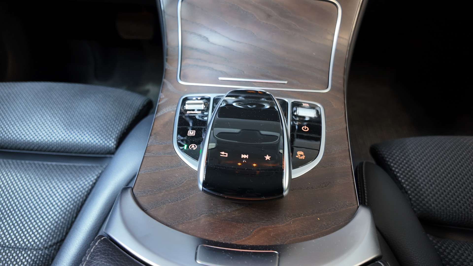 MERCEDES-BENZ GLC 250 d 4Matic 9G-Tronic-image-17