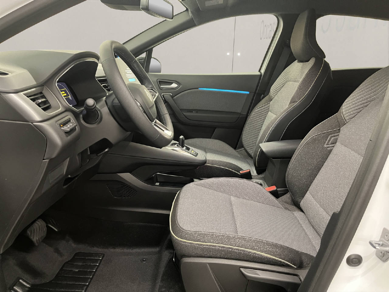 RENAULT Captur 1.8 E-Tech techno-image-4