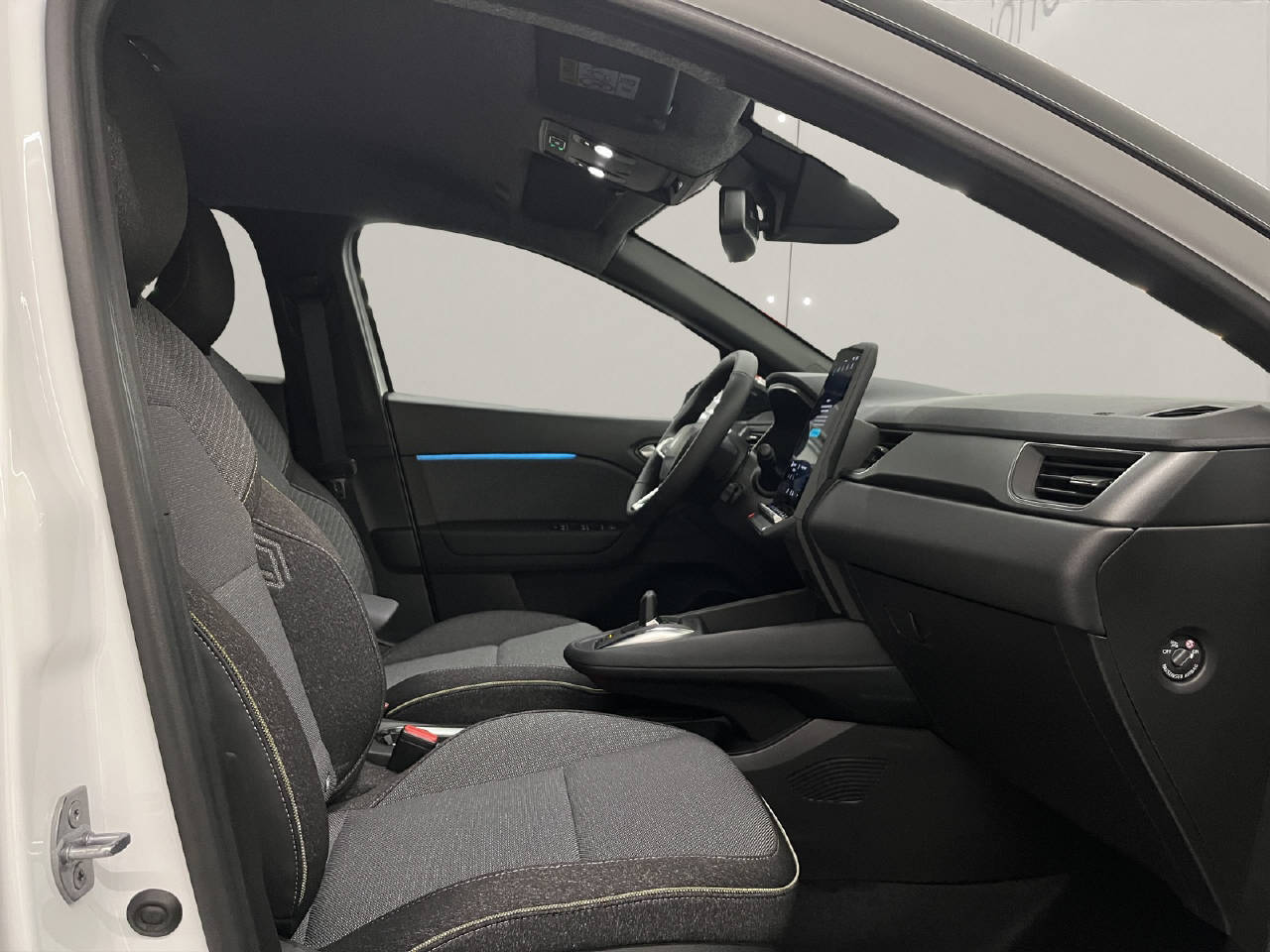 RENAULT Captur 1.8 E-Tech techno-image-11