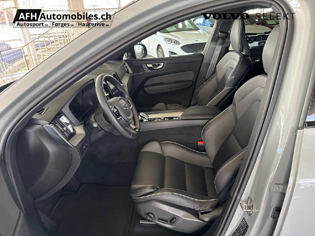 VOLVO XC60 2.0 T6 TE Plus Dark eAWD-image-10