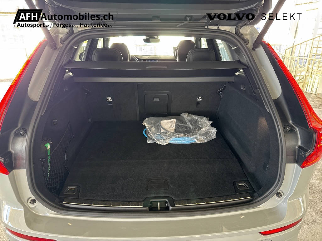 VOLVO XC60 2.0 T6 TE Plus Dark eAWD-image-17
