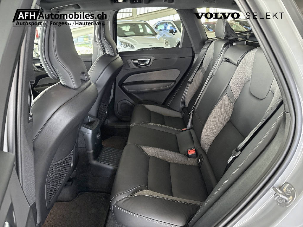 VOLVO XC60 2.0 T6 TE Plus Dark eAWD-image-11