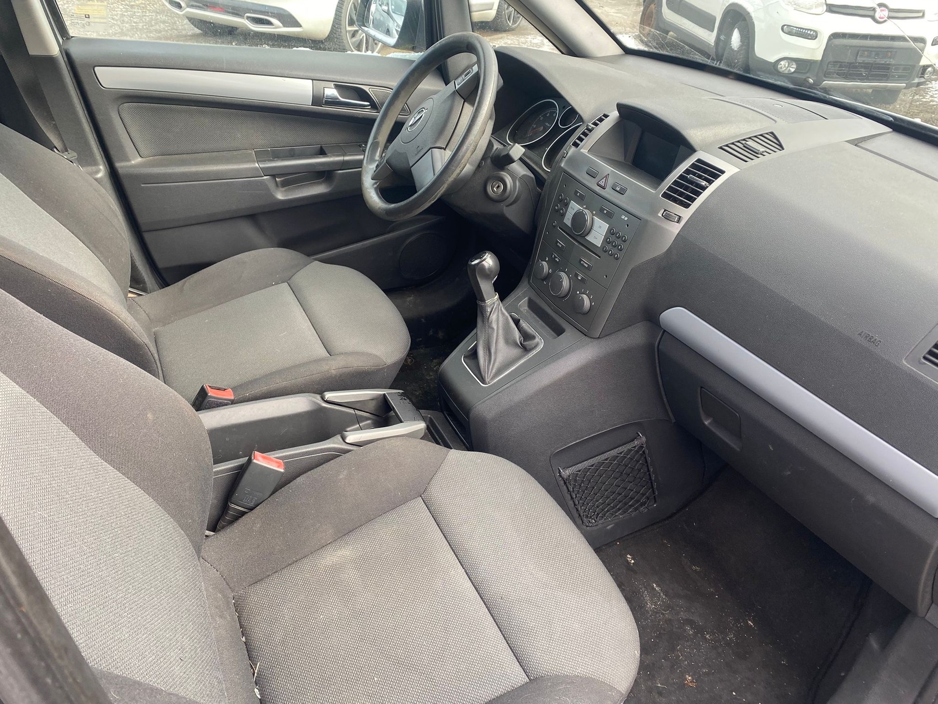 OPEL Zafira 2.2i 16V Enjoy-image-9