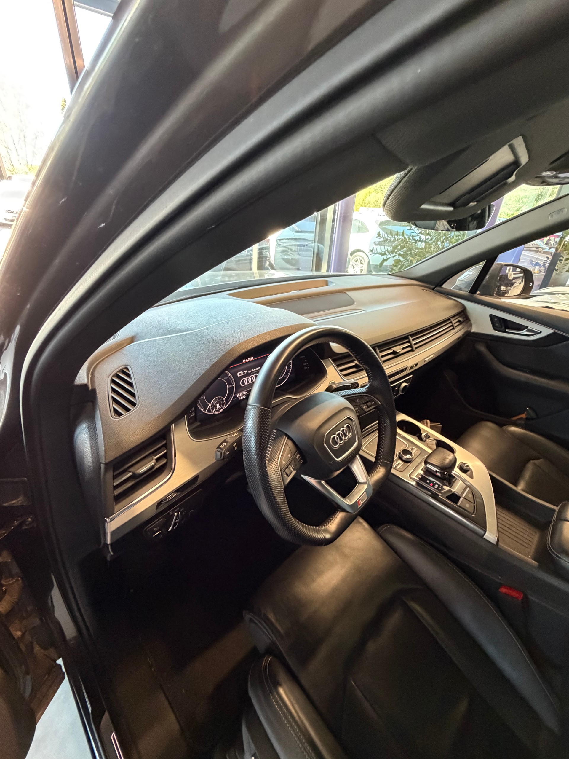 AUDI Q7 e-tron 3.0 TDI quattro tiptronic-image-5
