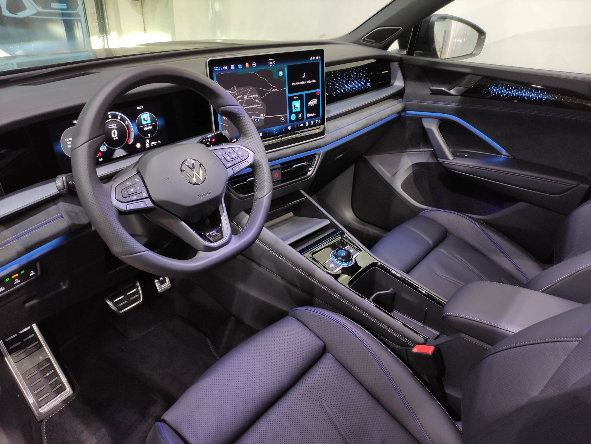VW Tayron 2.0 TSI R-Line Plus Black-Style DSG 4motion-showroom-element-2