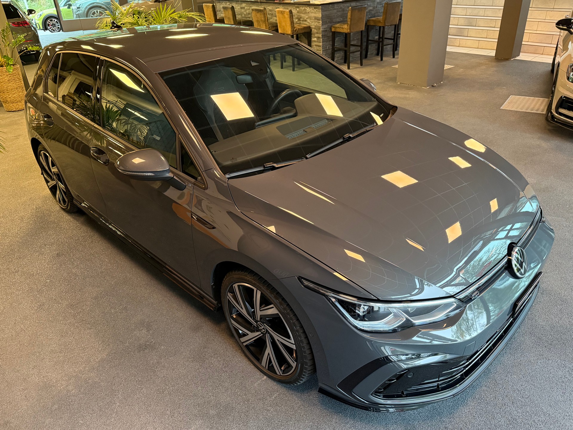 VW Golf 2.0 TDI R-Line DSG-image-5