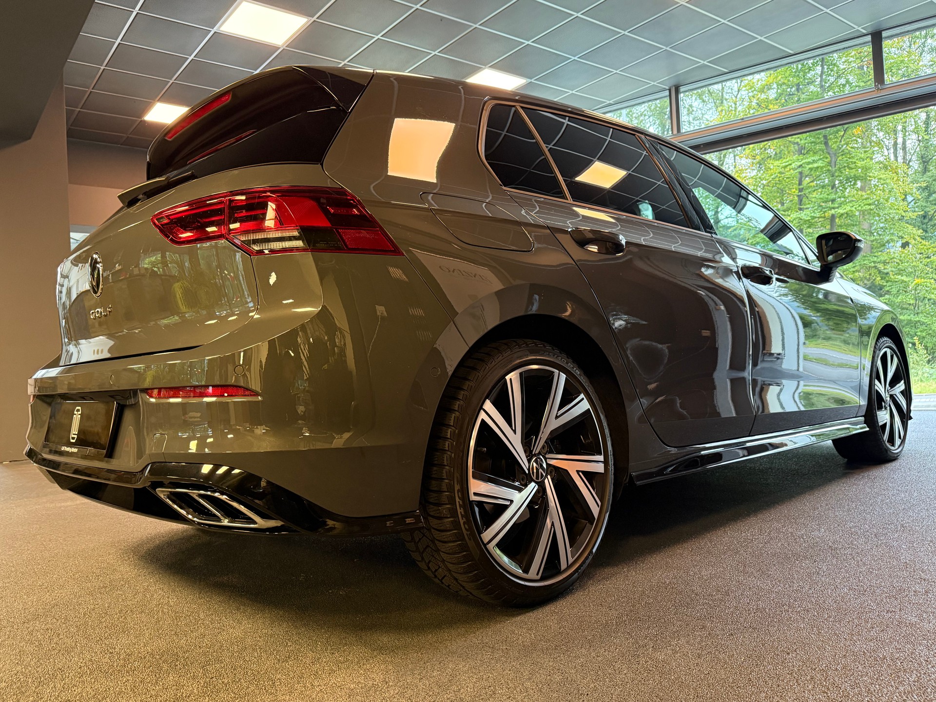 VW Golf 2.0 TDI R-Line DSG-image-4