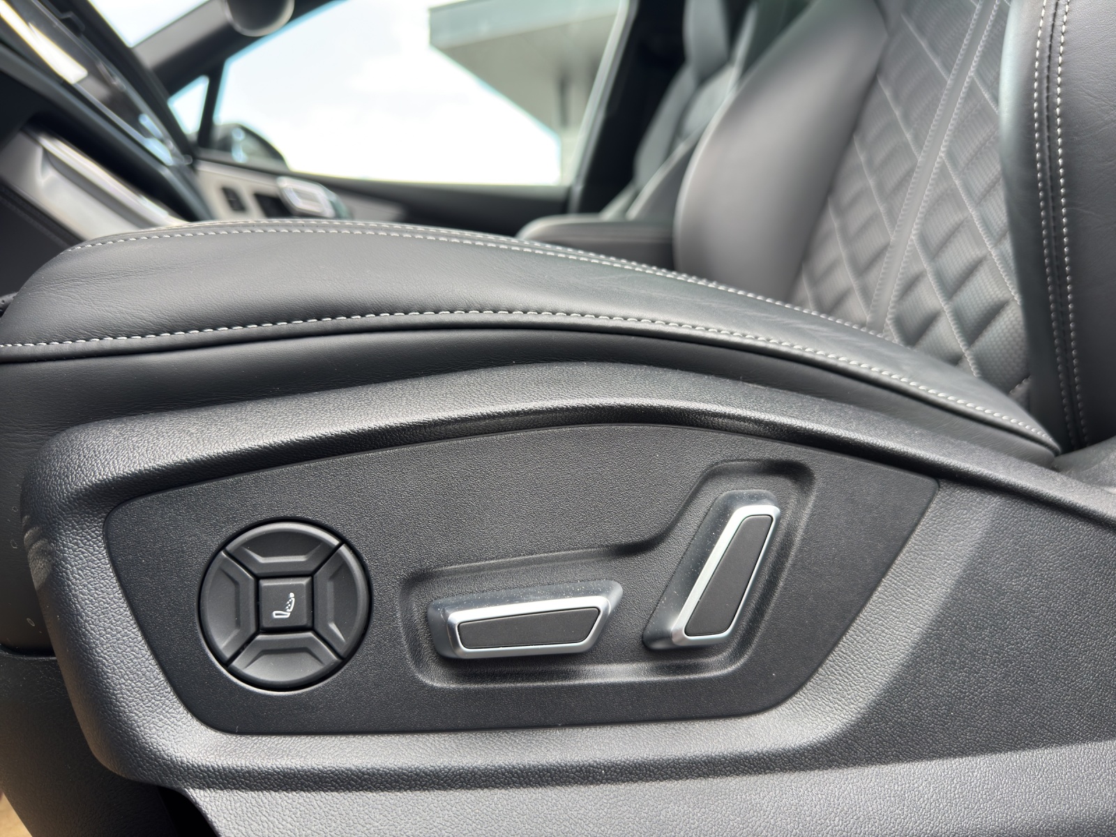AUDI Q7 SUV TDI quattro 210 kW S Line tiptronic-image-14