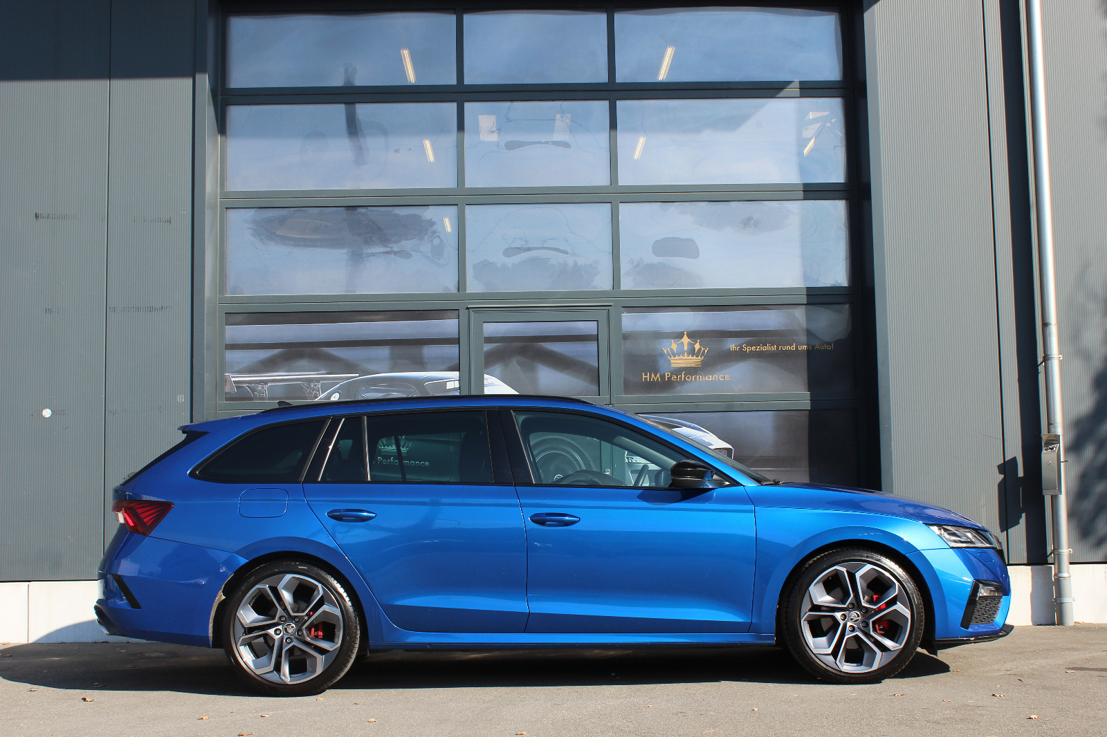 SKODA Octavia Combi 2.0 TDI DSG RS 4x4-image-2