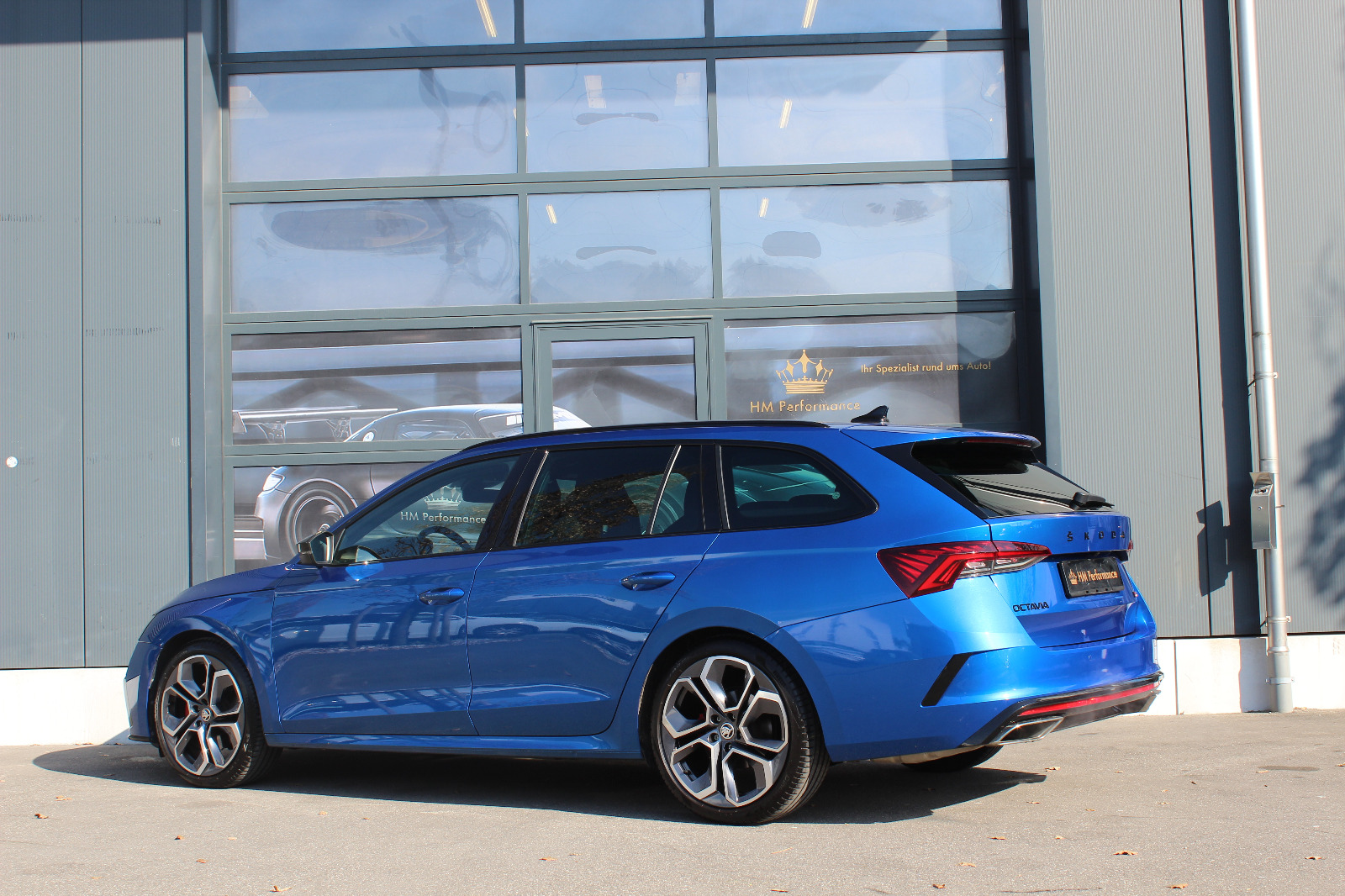 SKODA Octavia Combi 2.0 TDI DSG RS 4x4-image-1