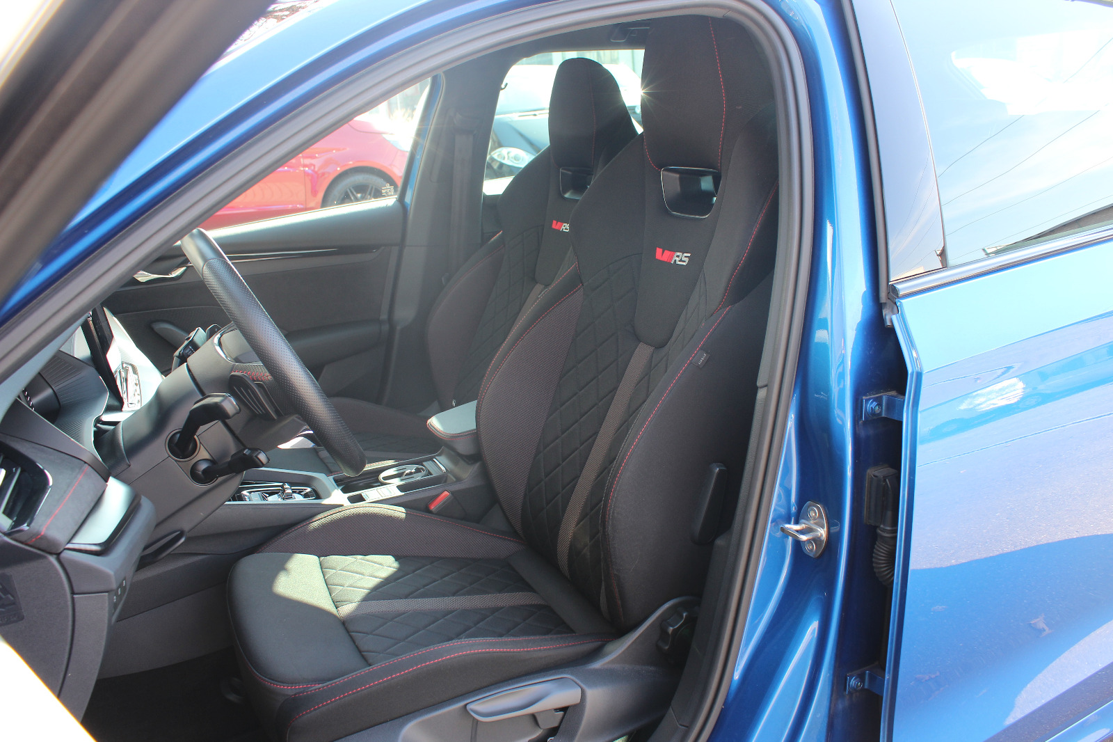 SKODA Octavia Combi 2.0 TDI DSG RS 4x4-image-8