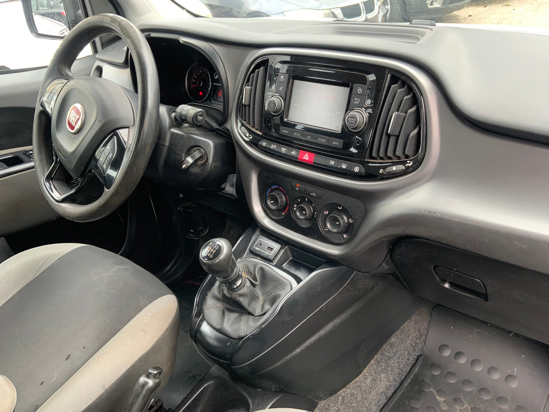 FIAT Doblò 1.6 Multi Jet Lounge-image-12