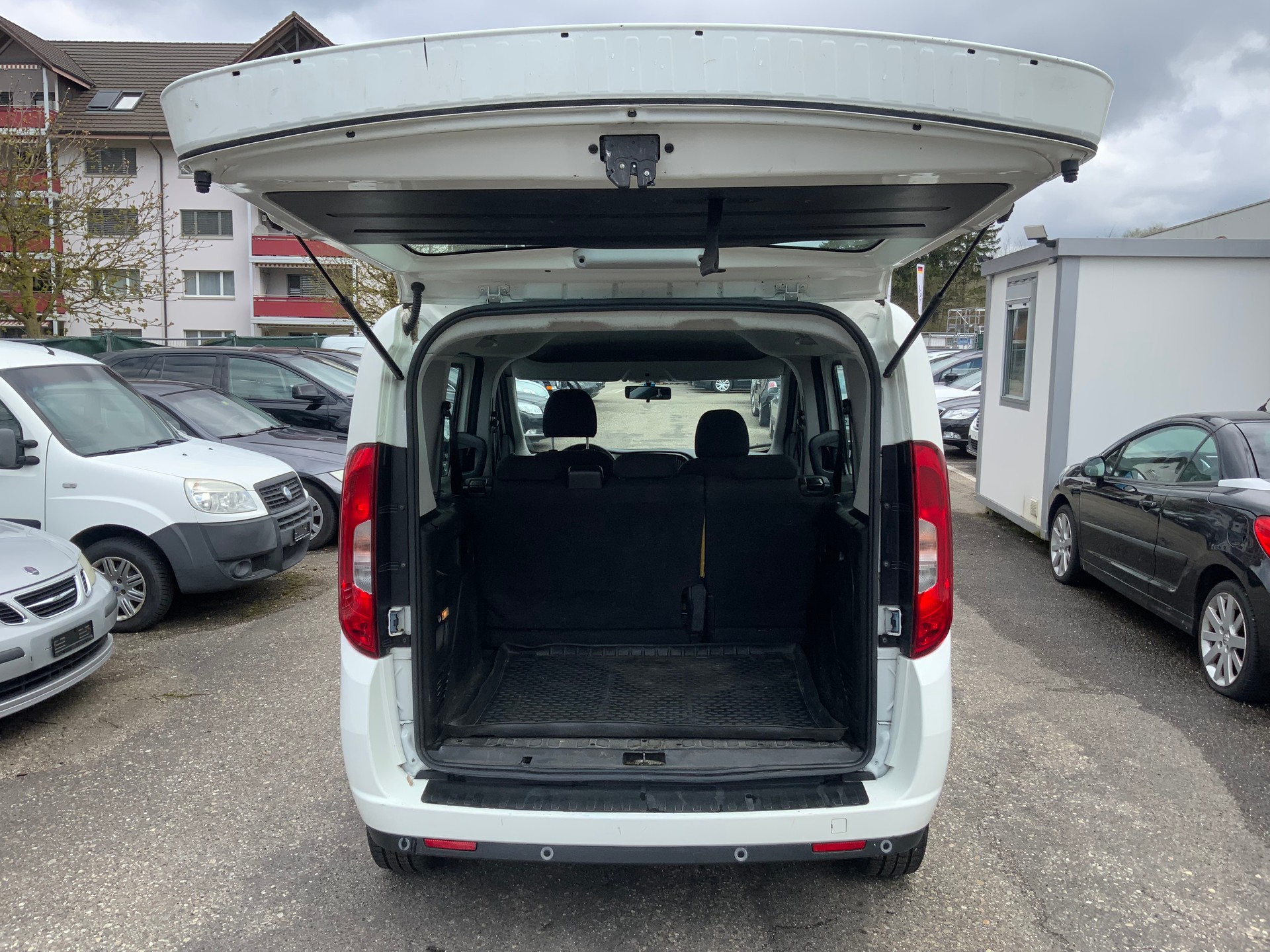 FIAT Doblò 1.6 Multi Jet Lounge-image-6