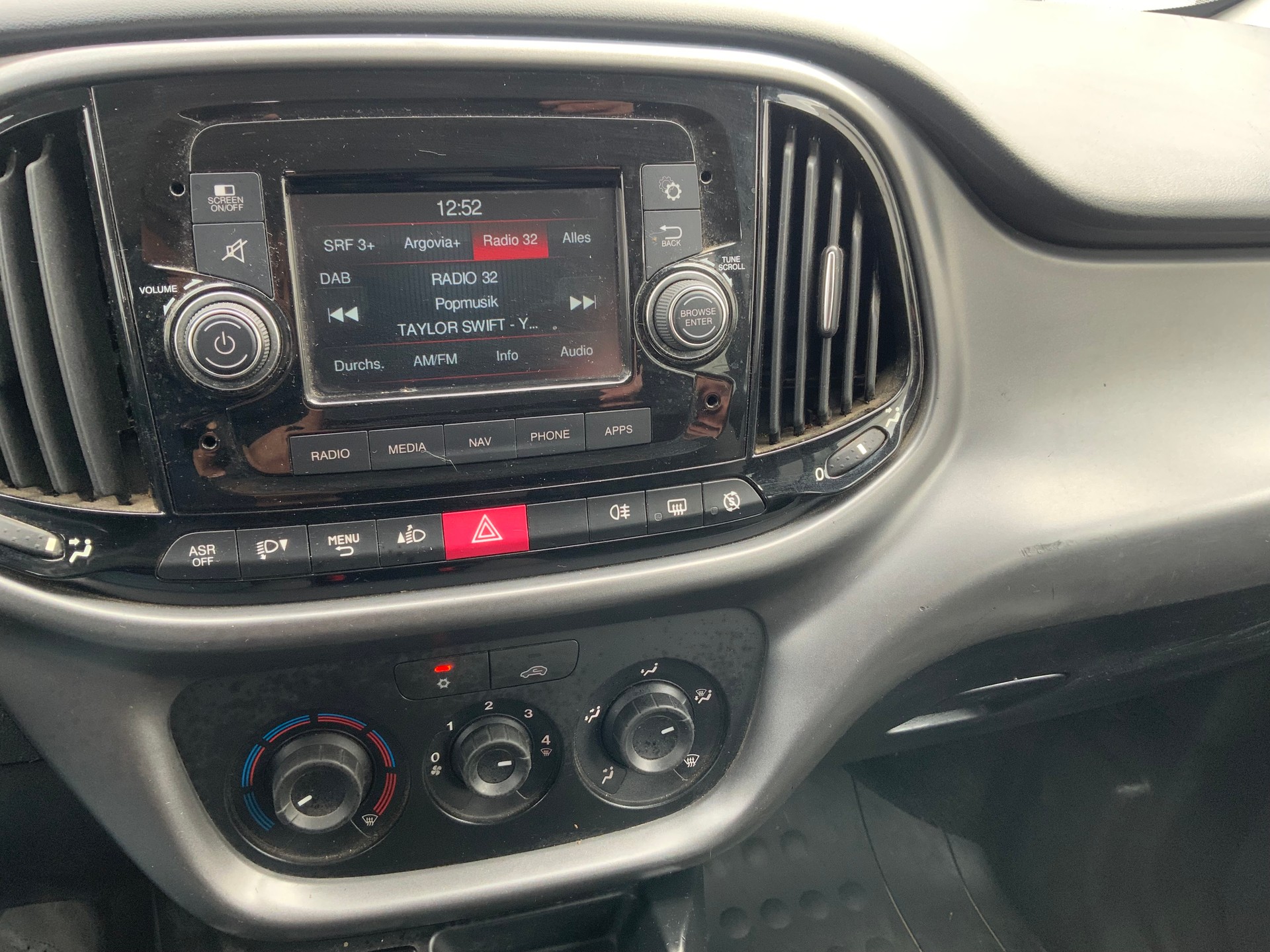 FIAT Doblò 1.6 Multi Jet Lounge-image-10