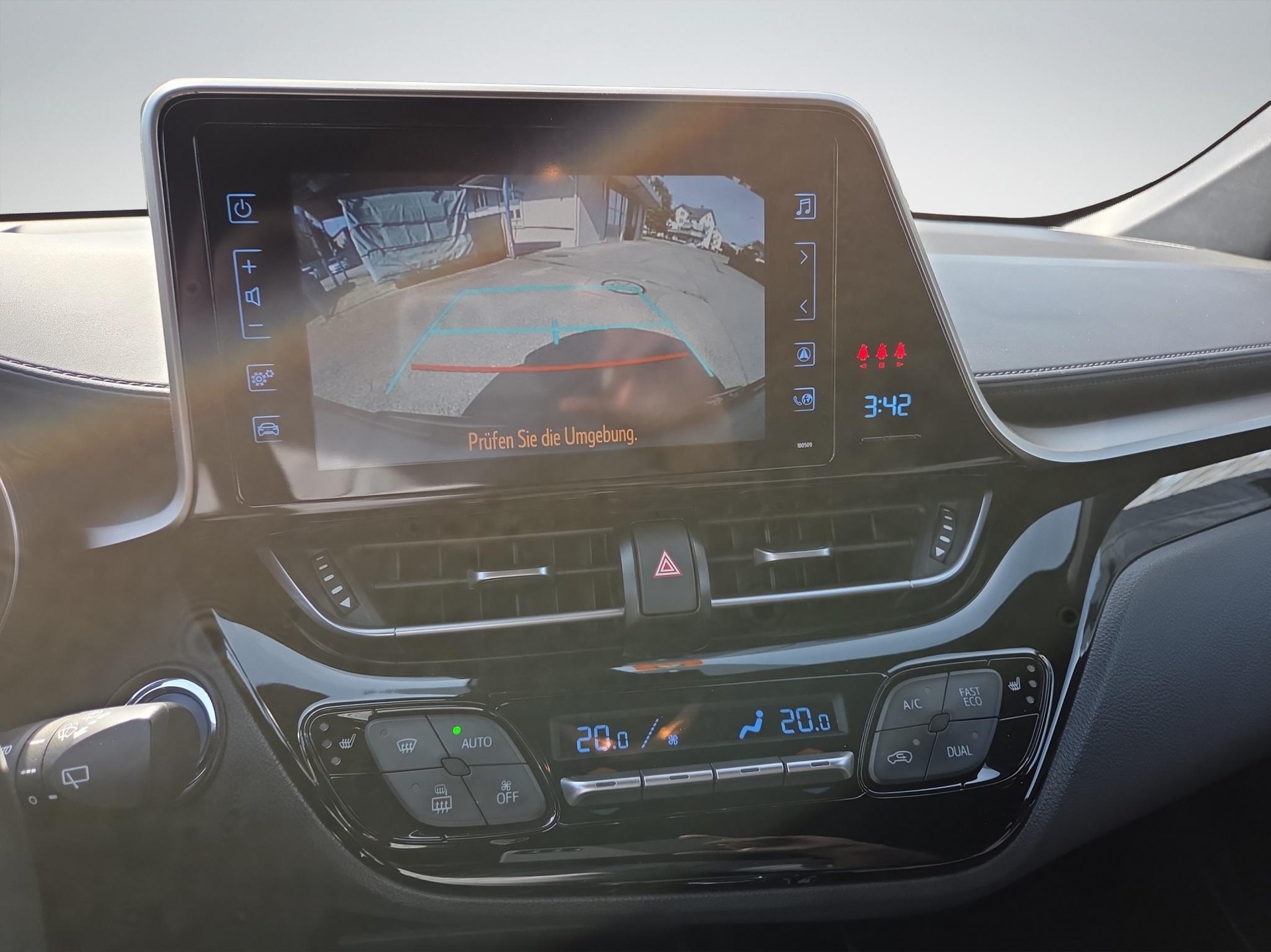 TOYOTA C-HR 1.8 VVTi HSD Trend-image-13
