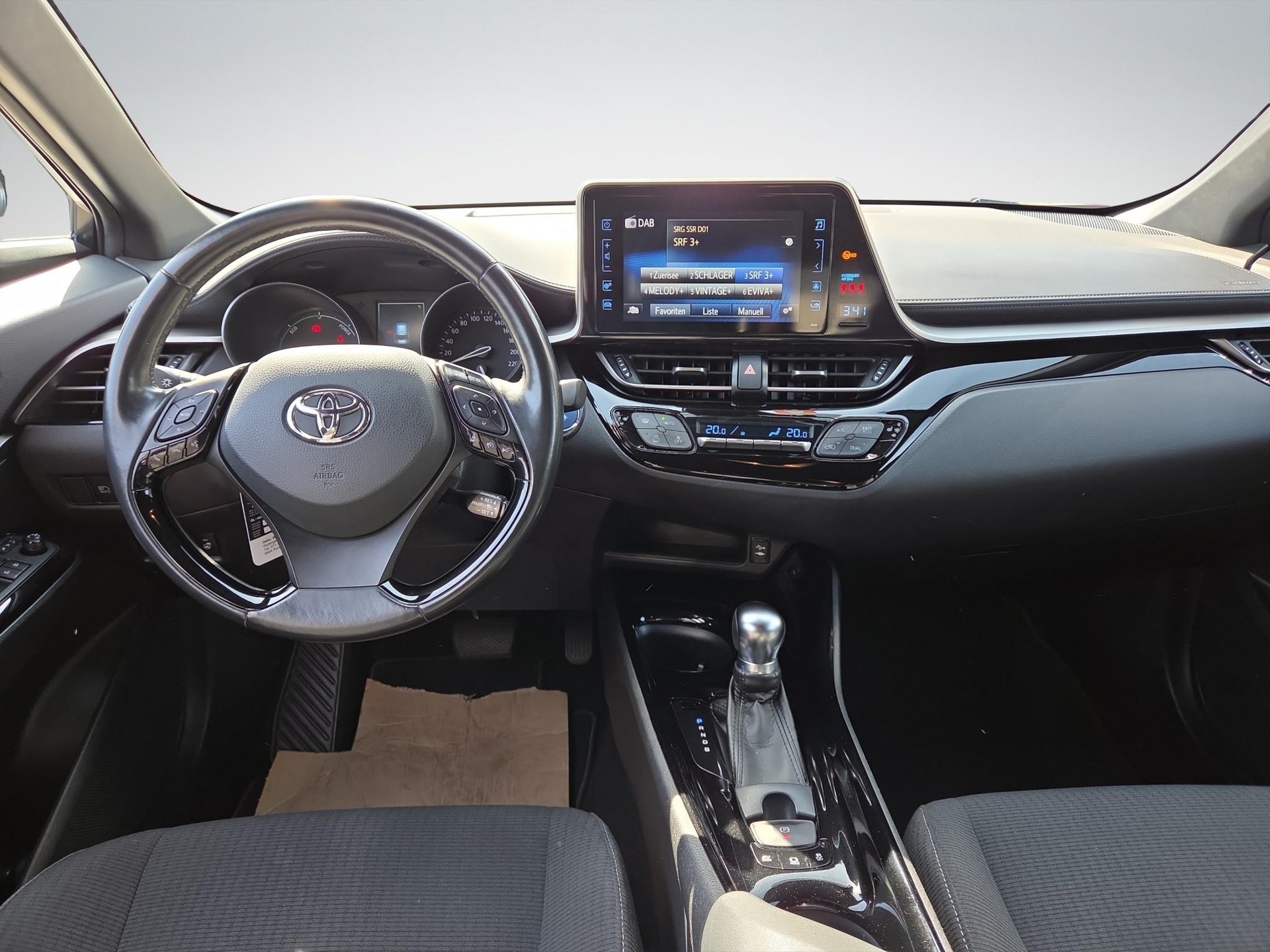 TOYOTA C-HR 1.8 VVTi HSD Trend-image-11