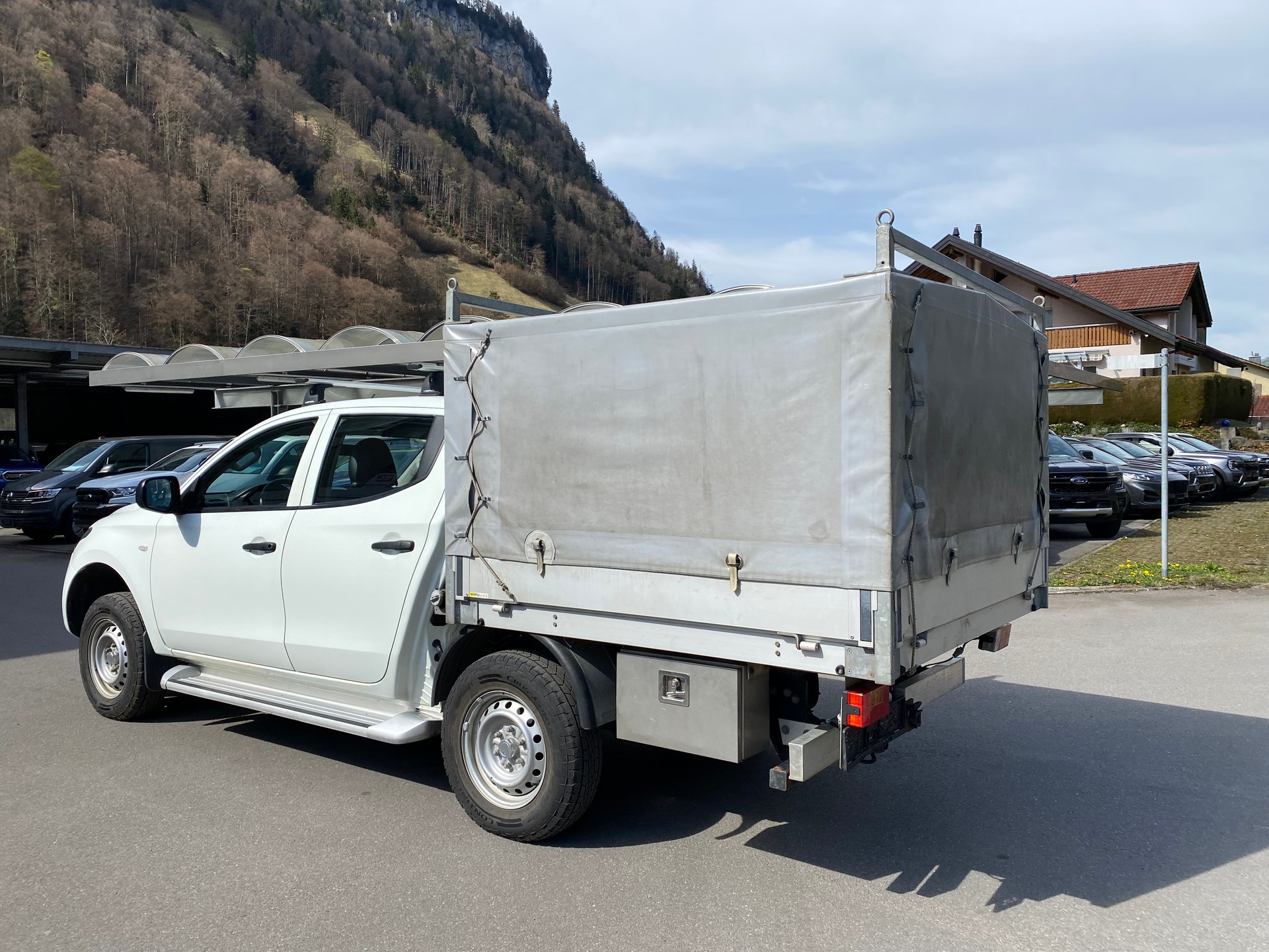 MITSUBISHI L 200 2.4 Value Double Cab-image-12