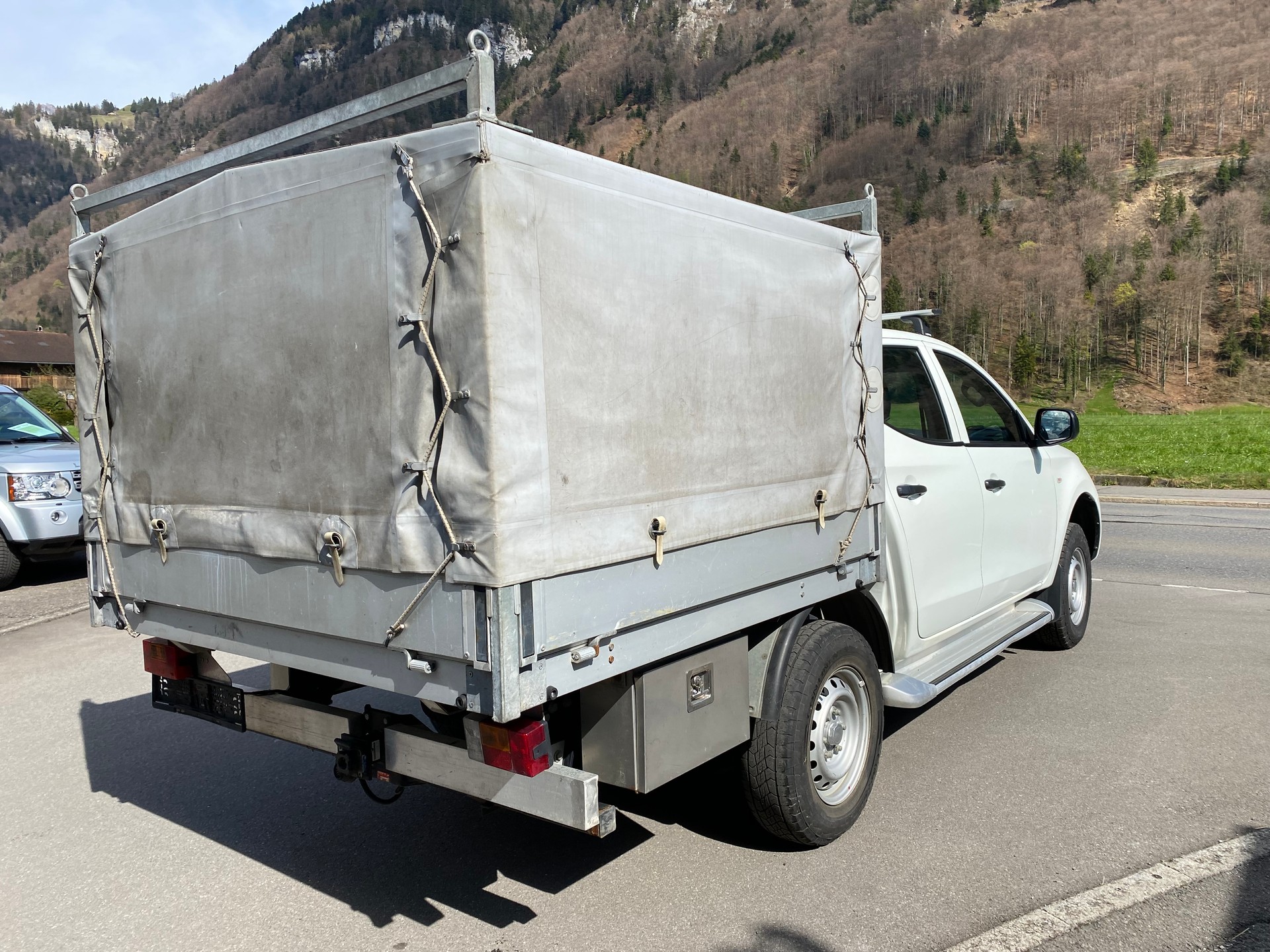 MITSUBISHI L 200 2.4 Value Double Cab-image-10