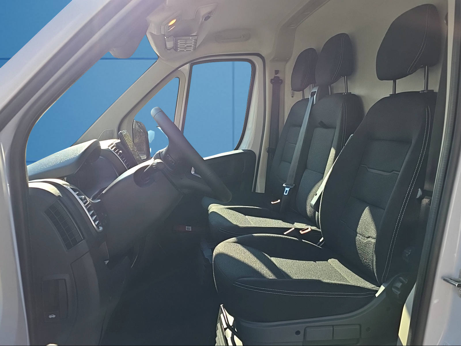 CITROEN Jumper 35+ 2.2 BlueHDi 140 L2H2-image-11