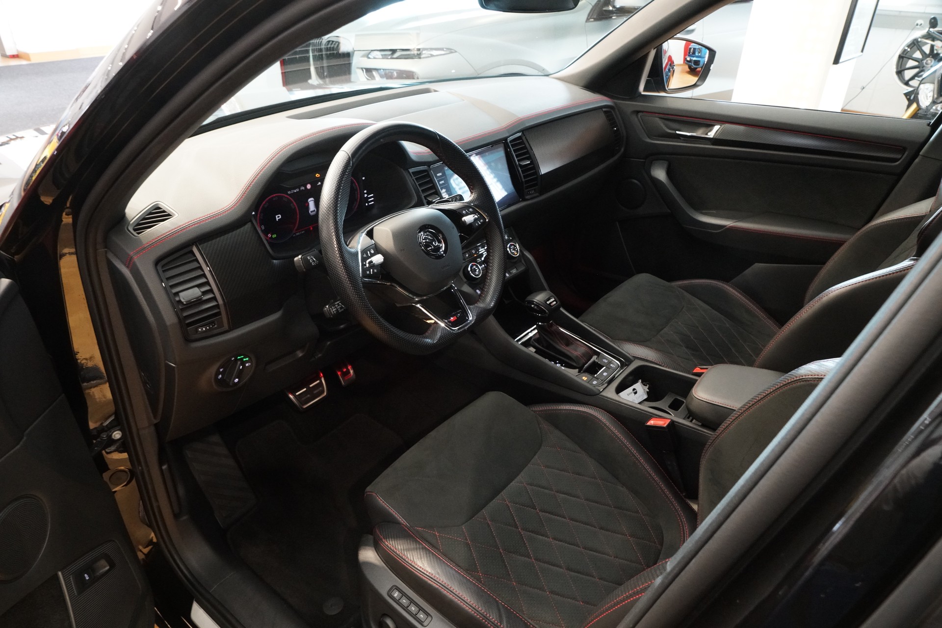 SKODA Kodiaq 2.0 TSI 4x4 RS 7-Sitzer-image-10