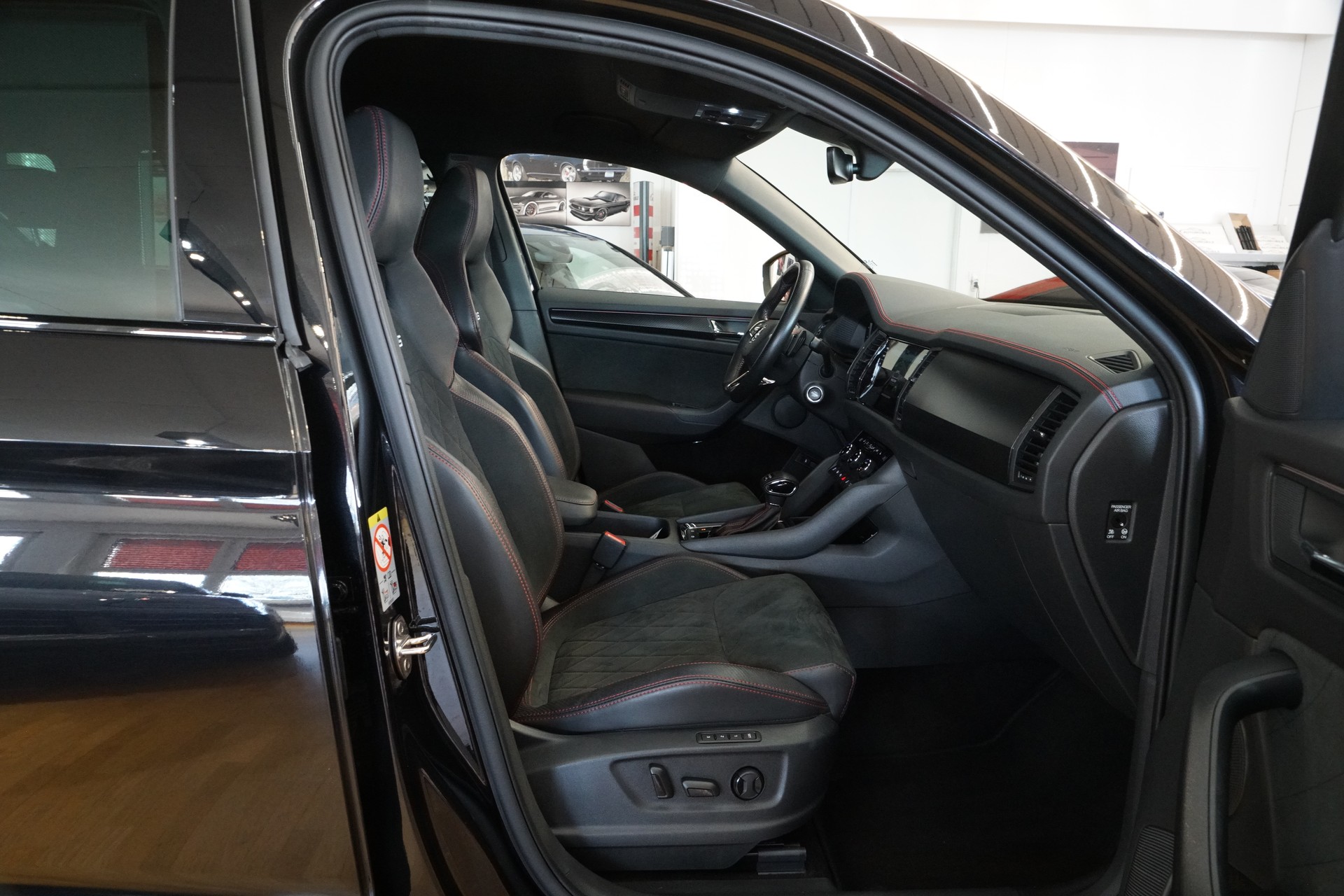 SKODA Kodiaq 2.0 TSI 4x4 RS 7-Sitzer-image-26