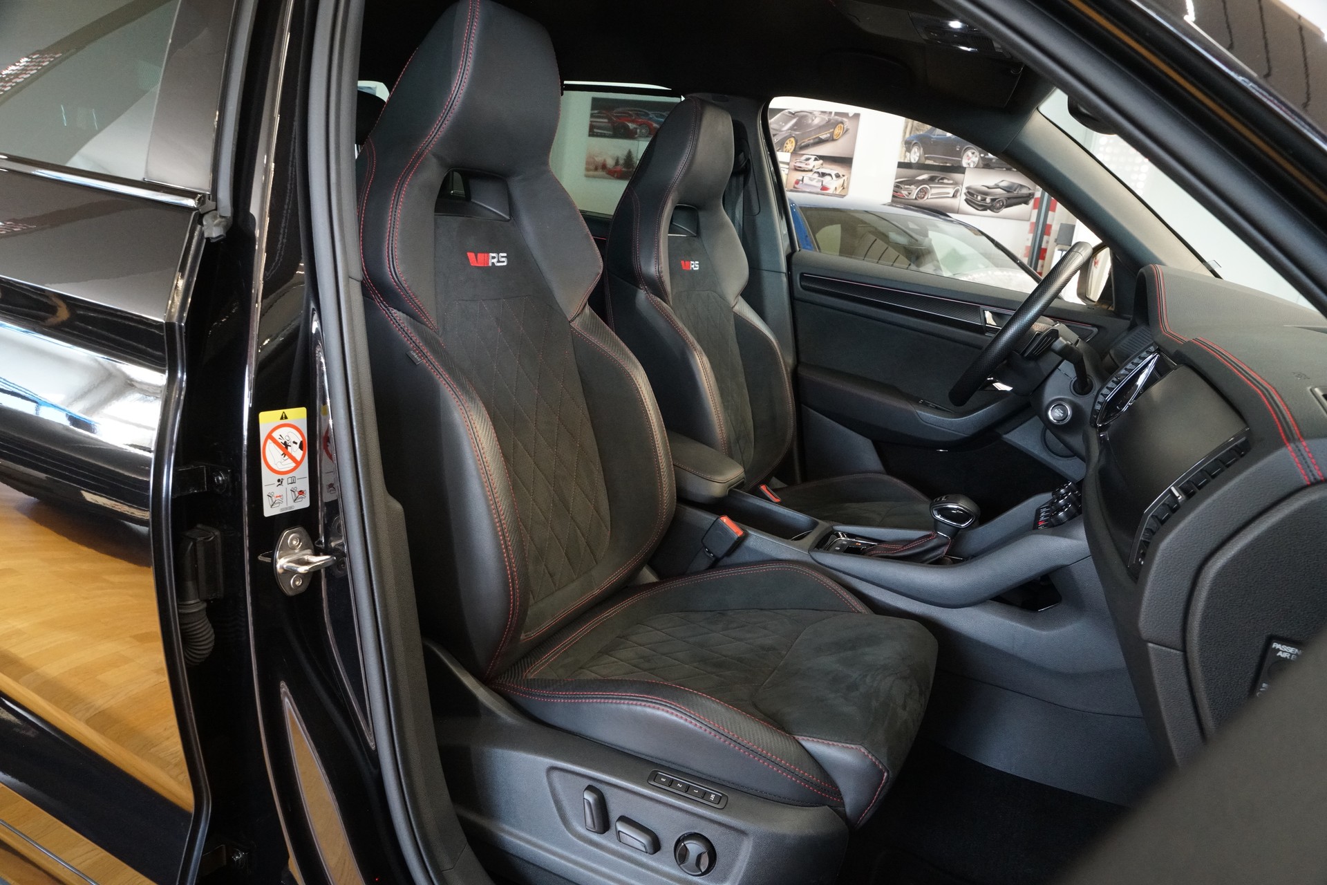 SKODA Kodiaq 2.0 TSI 4x4 RS 7-Sitzer-image-24