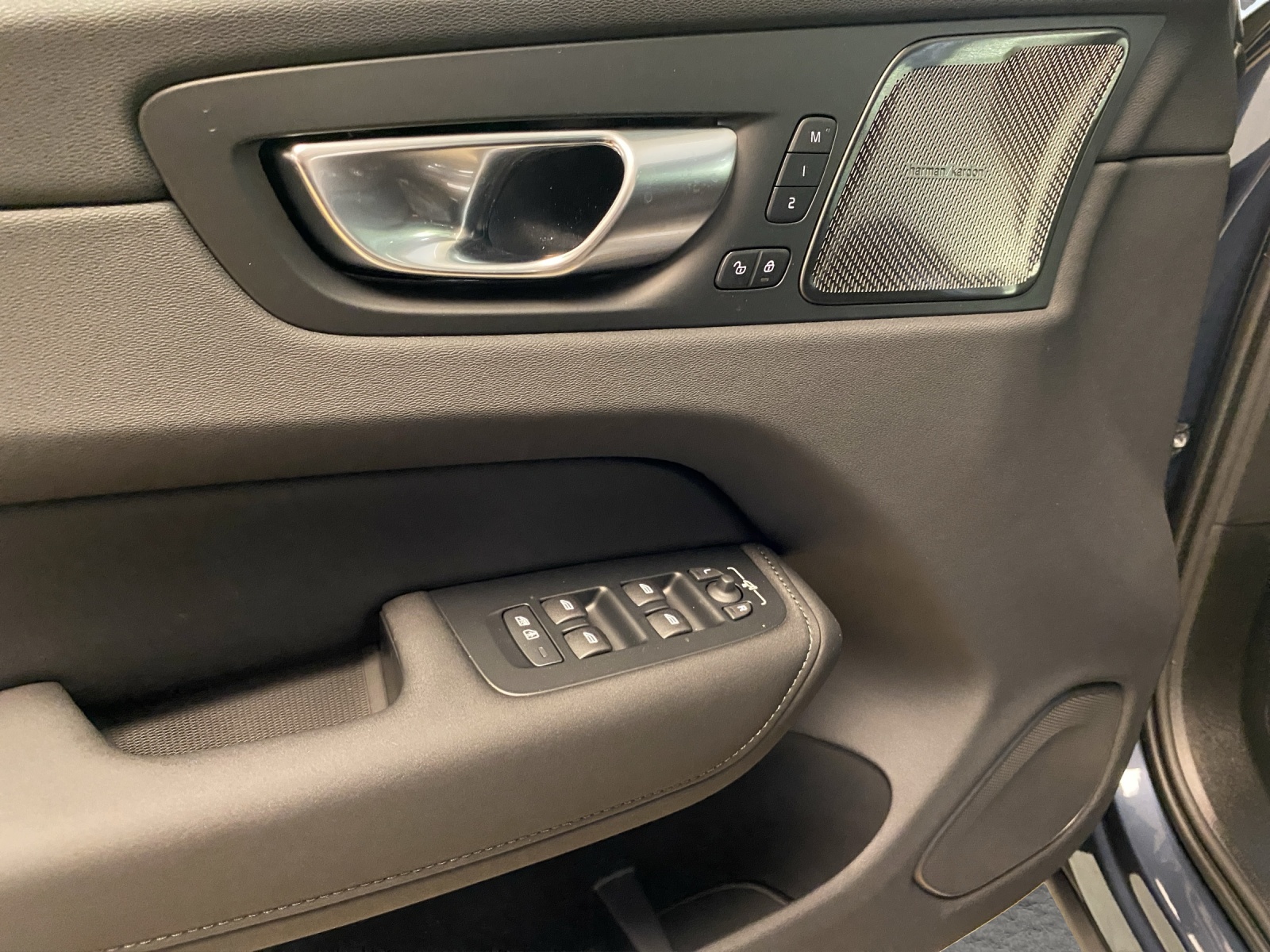 VOLVO XC60 T6 eAWD PluginHybrid Ultra Bright Geartronic-image-8