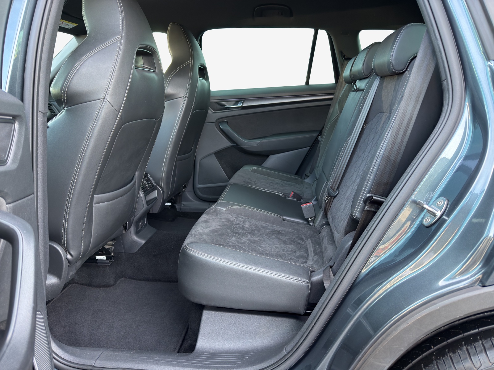 SKODA Kodiaq 2.0 TSI 4x4 SportLine-image-11