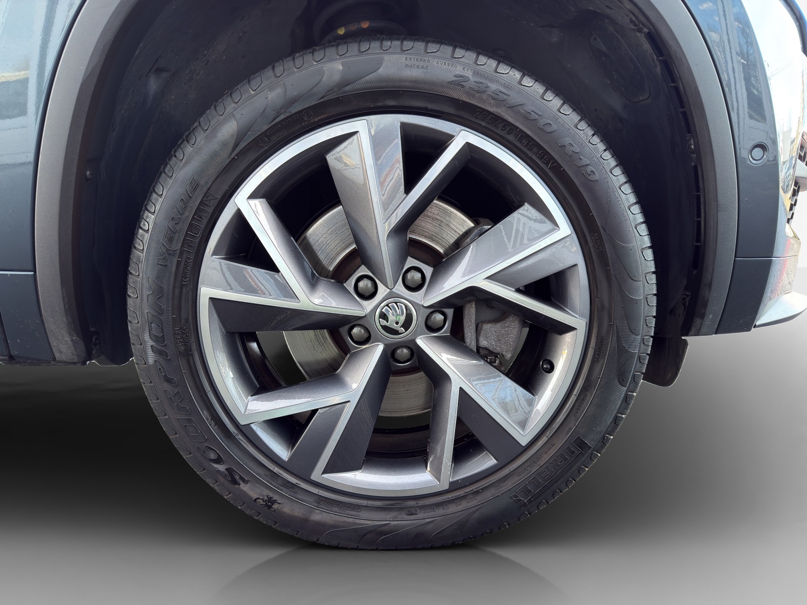 SKODA Kodiaq 2.0 TSI 4x4 SportLine-image-13