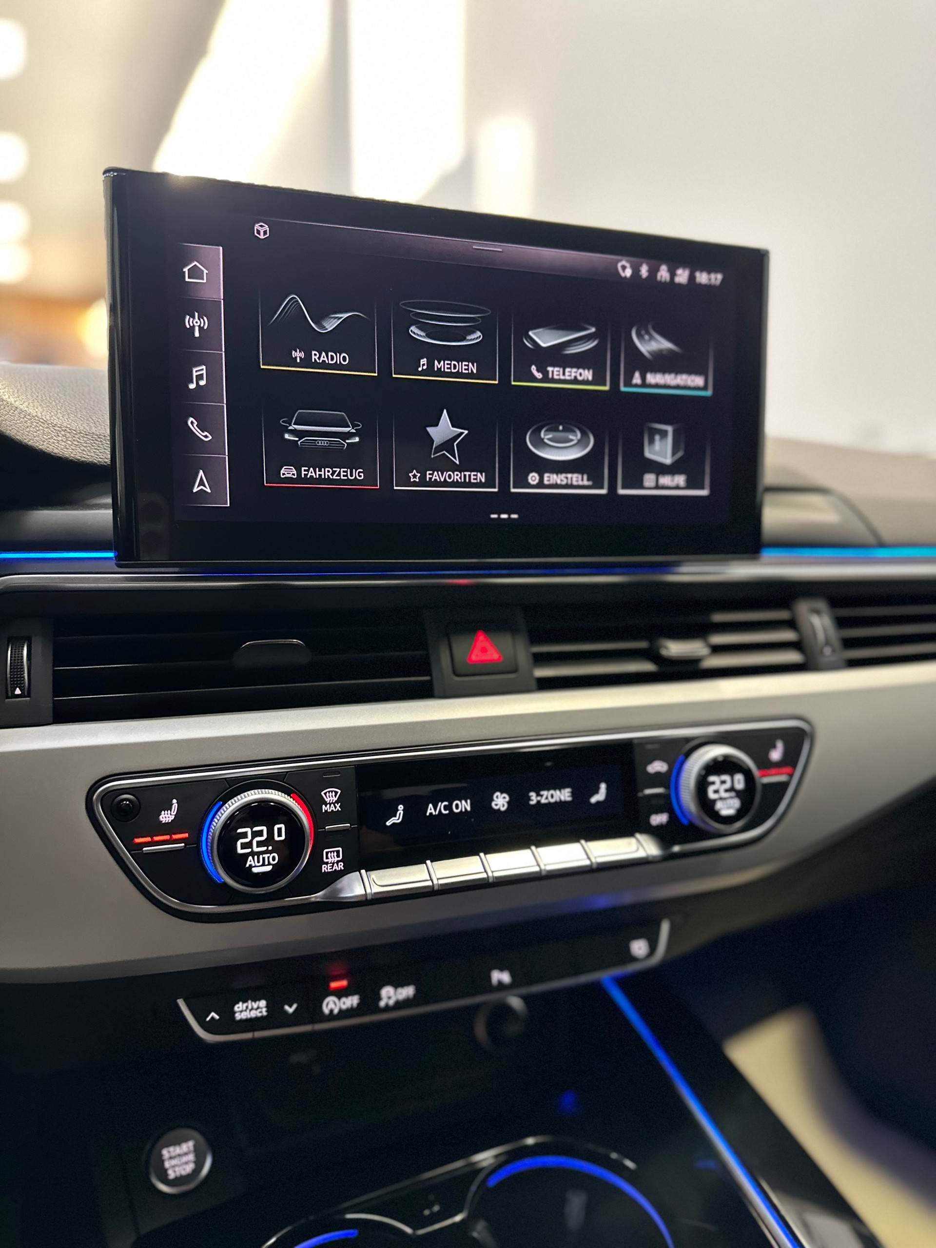 AUDI A4 Avant 35 TFSI S line S-tronic-image-14