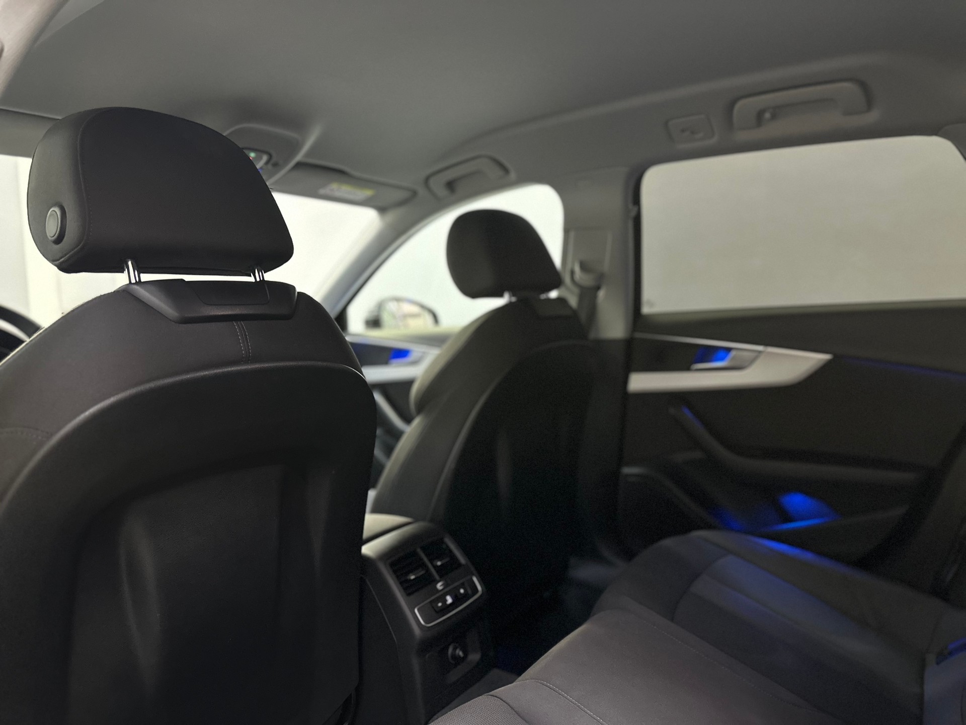 AUDI A4 Avant 35 TFSI S line S-tronic-image-15