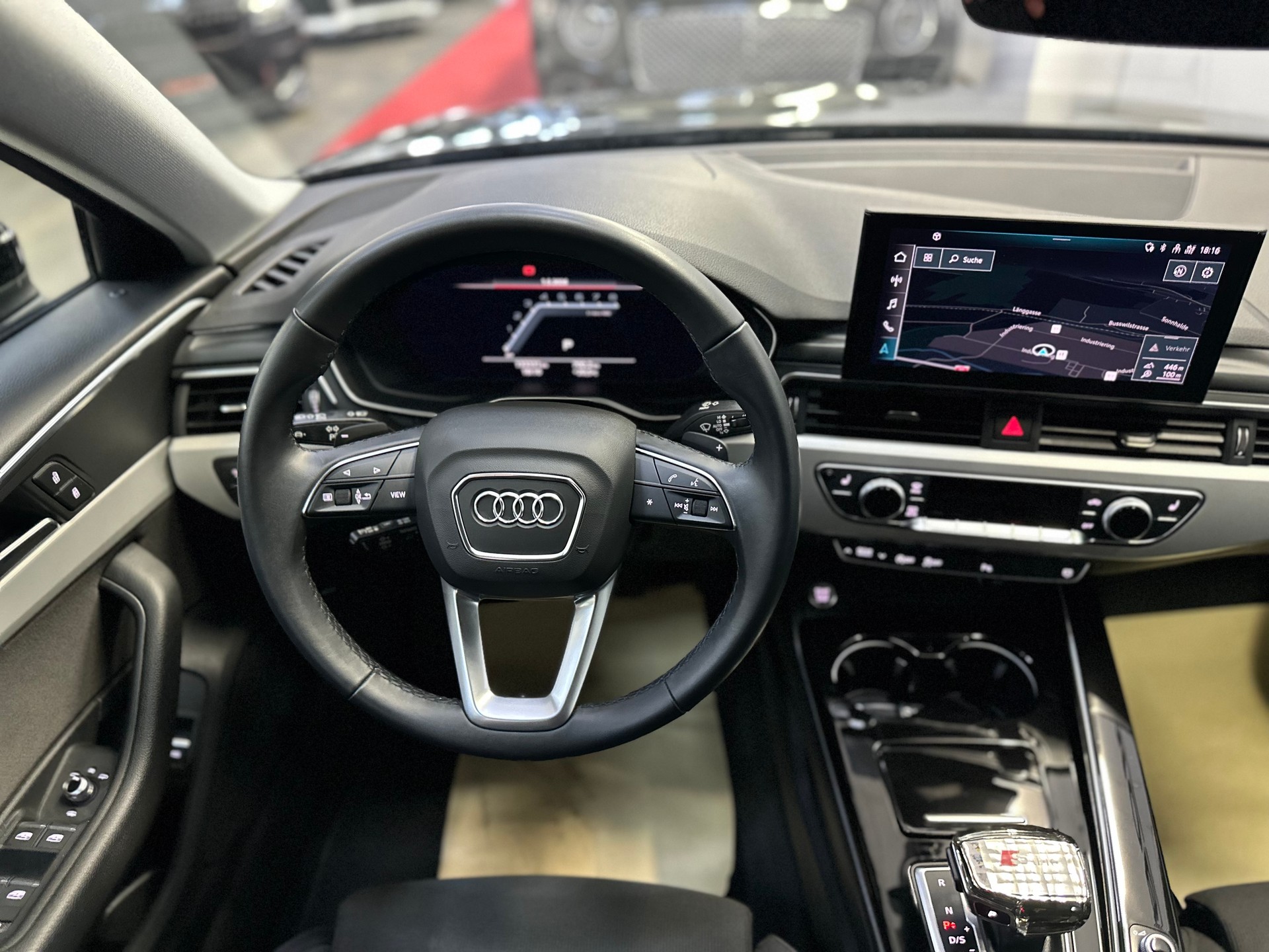 AUDI A4 Avant 35 TFSI S line S-tronic-image-11