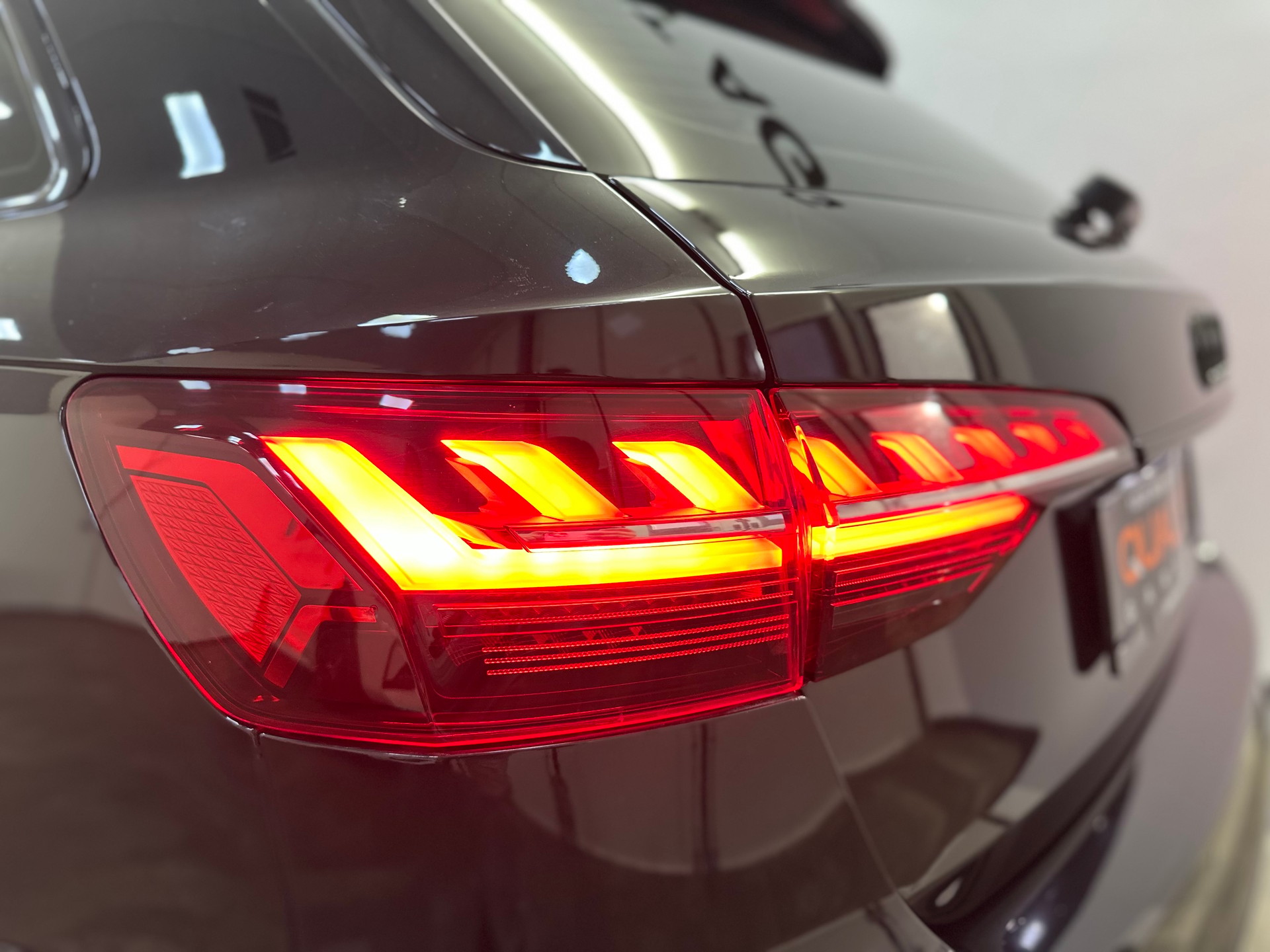 AUDI A4 Avant 35 TFSI S line S-tronic-image-5