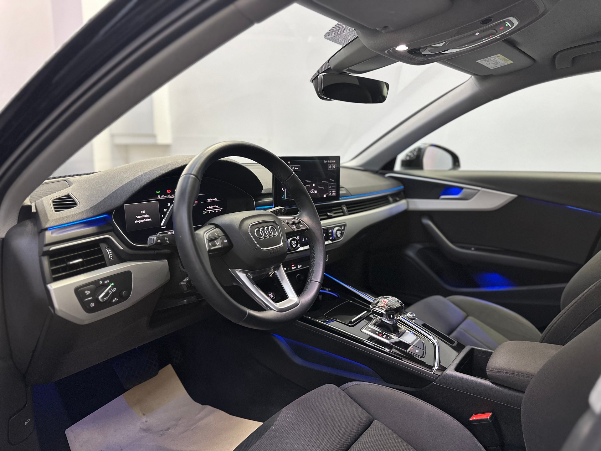 AUDI A4 Avant 35 TFSI S line S-tronic-image-13