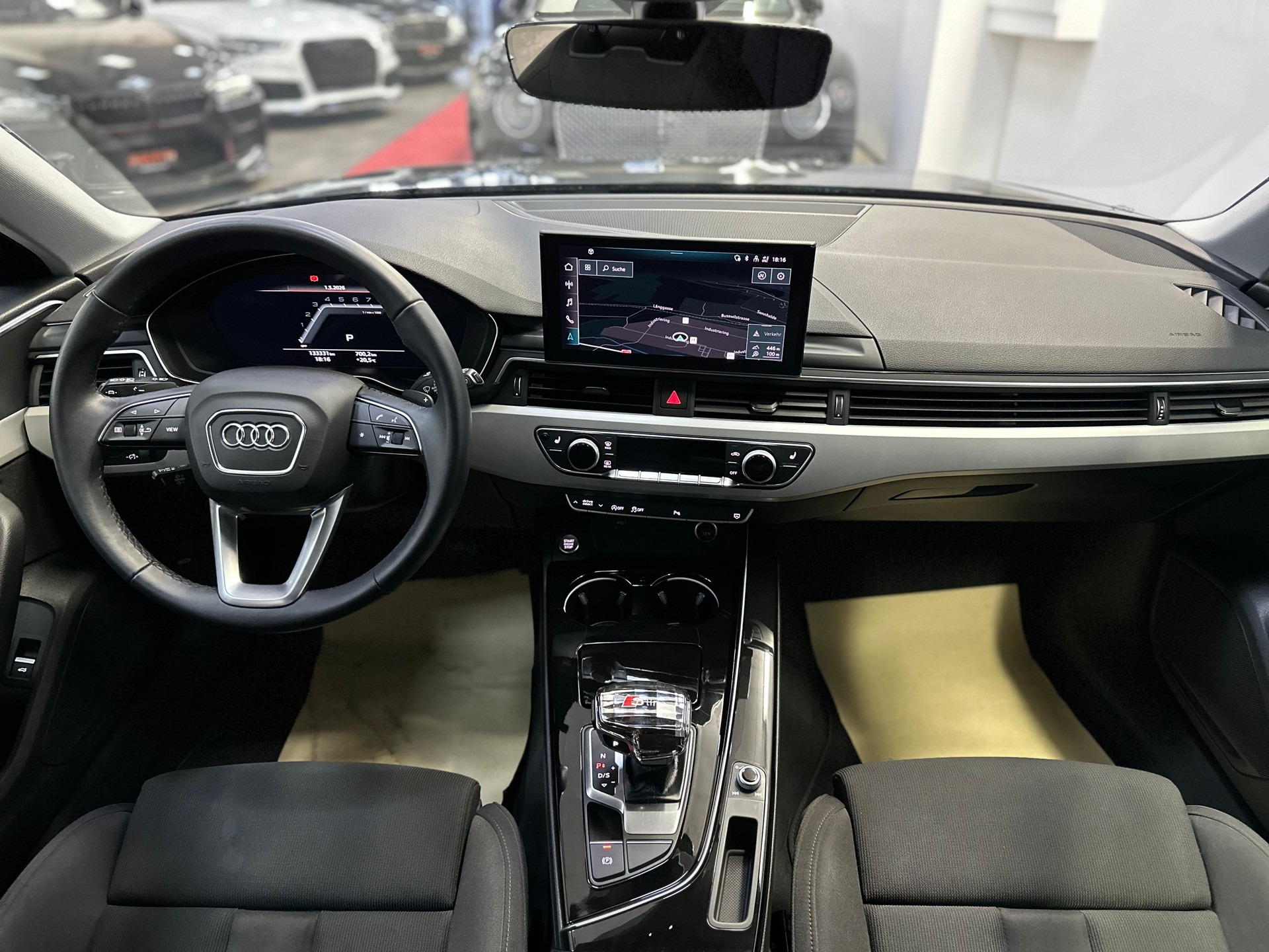 AUDI A4 Avant 35 TFSI S line S-tronic-image-10
