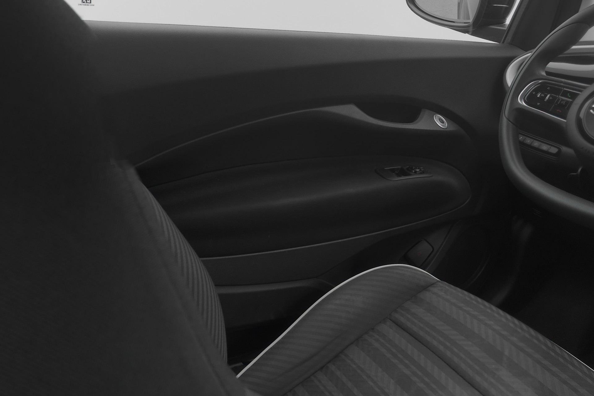 FIAT 500 electric 70 kW Action-image-8