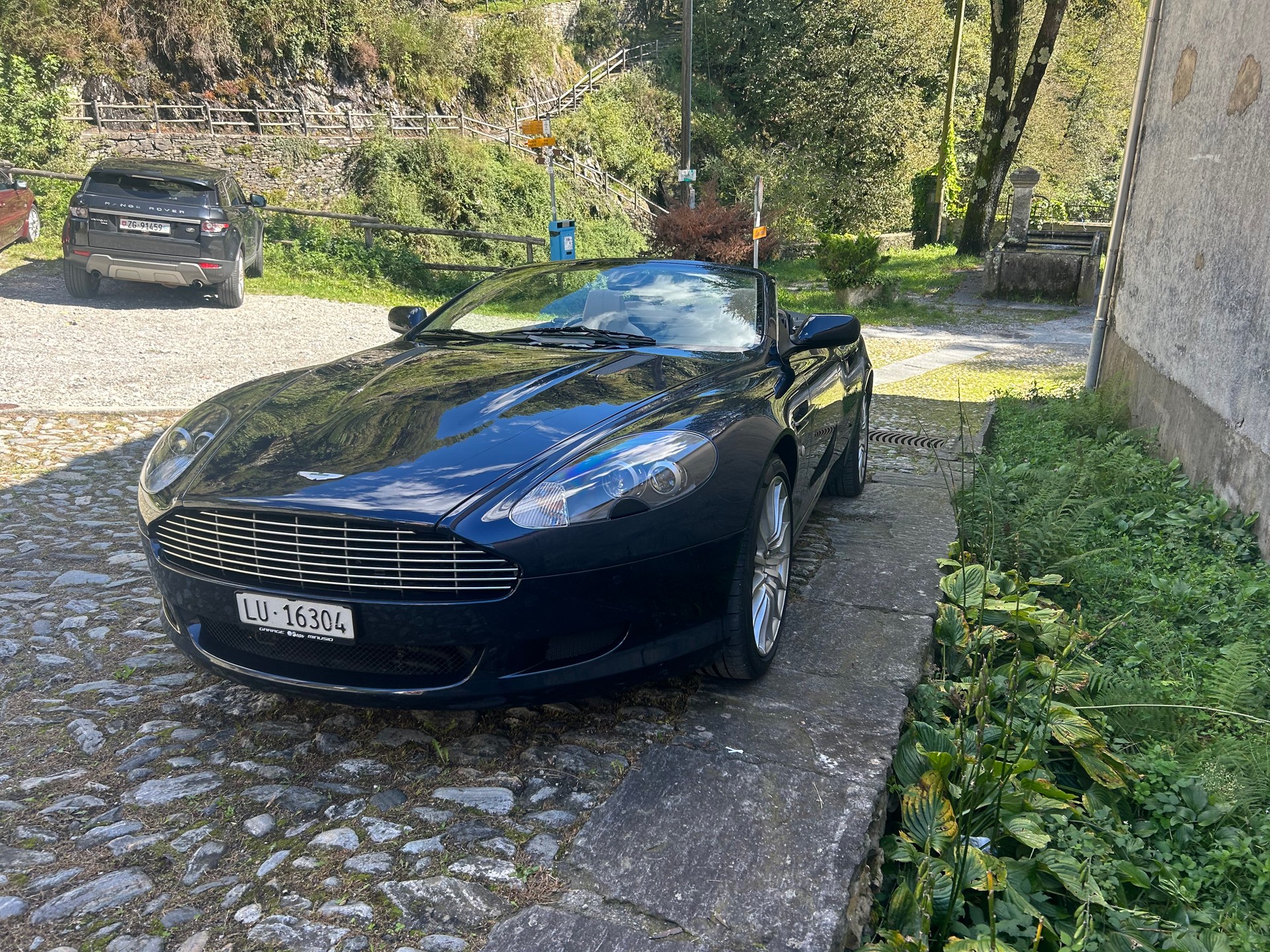 ASTON MARTIN DB9 Volante Touchtronic 2-image-2