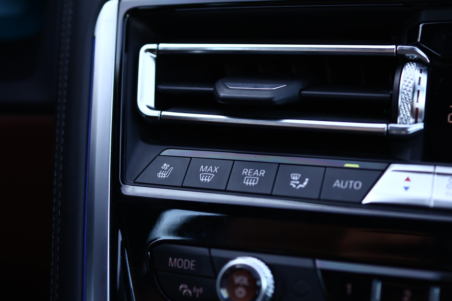 BMW M850i xDrive Coupé-image-27