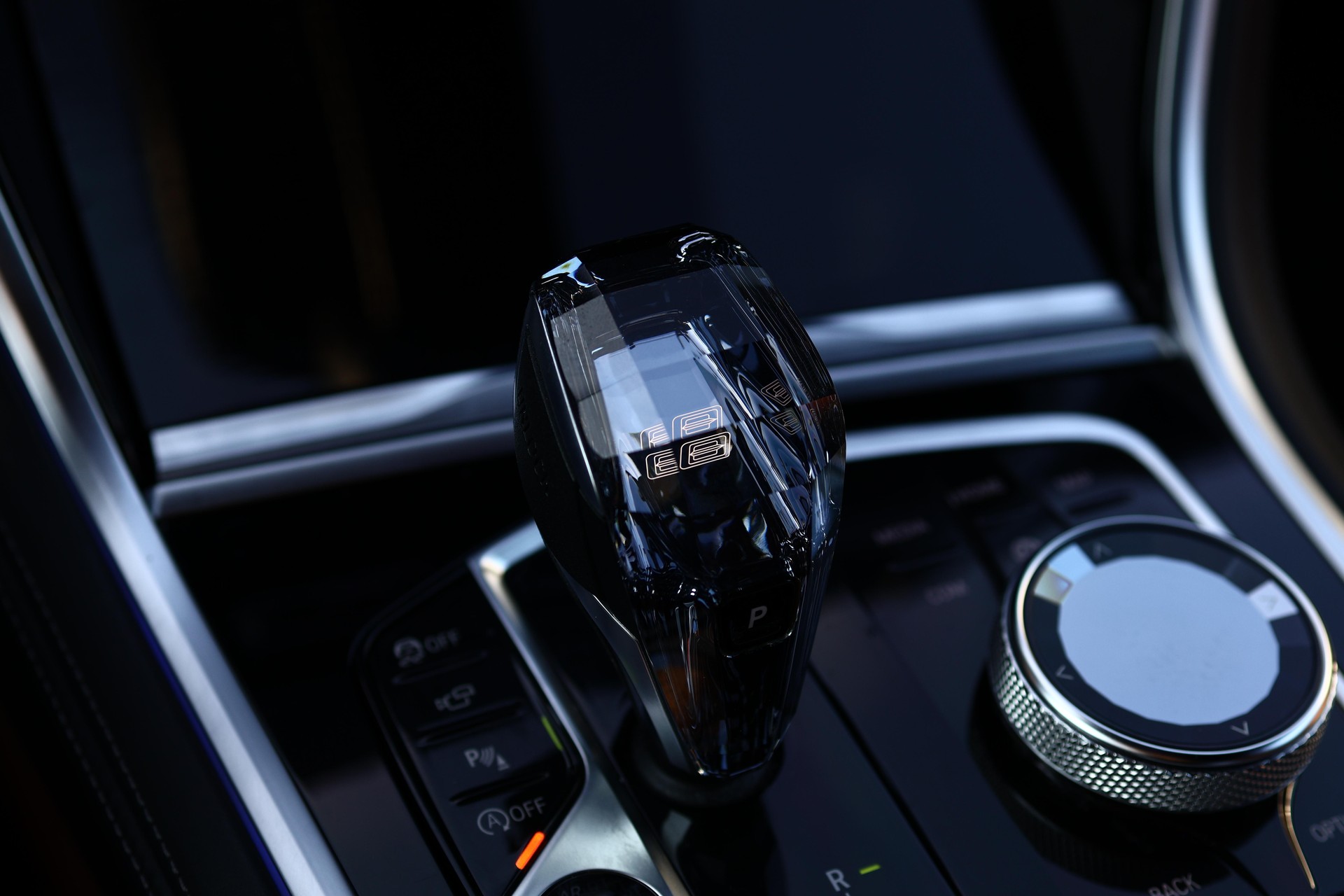 BMW M850i xDrive Coupé-image-19
