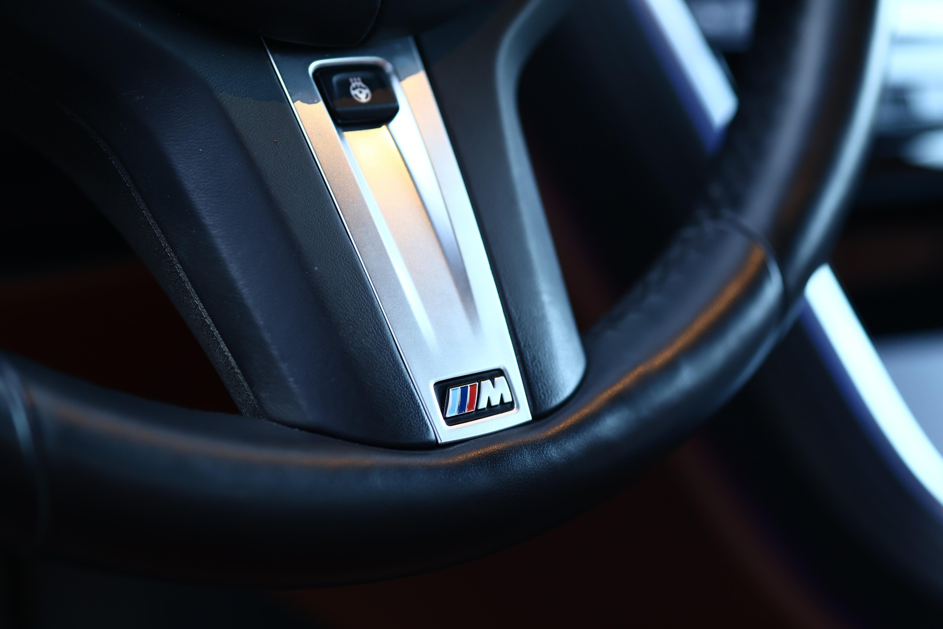 BMW M850i xDrive Coupé-image-16