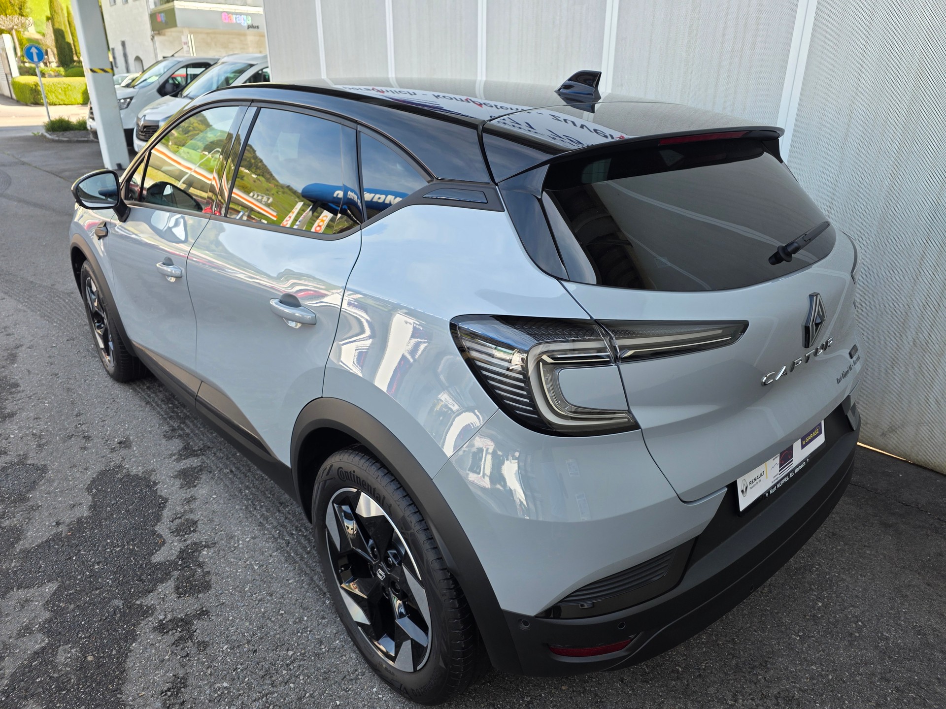 RENAULT Captur 1.8 E-Tech 160 Techno DHT-showroom-element-2