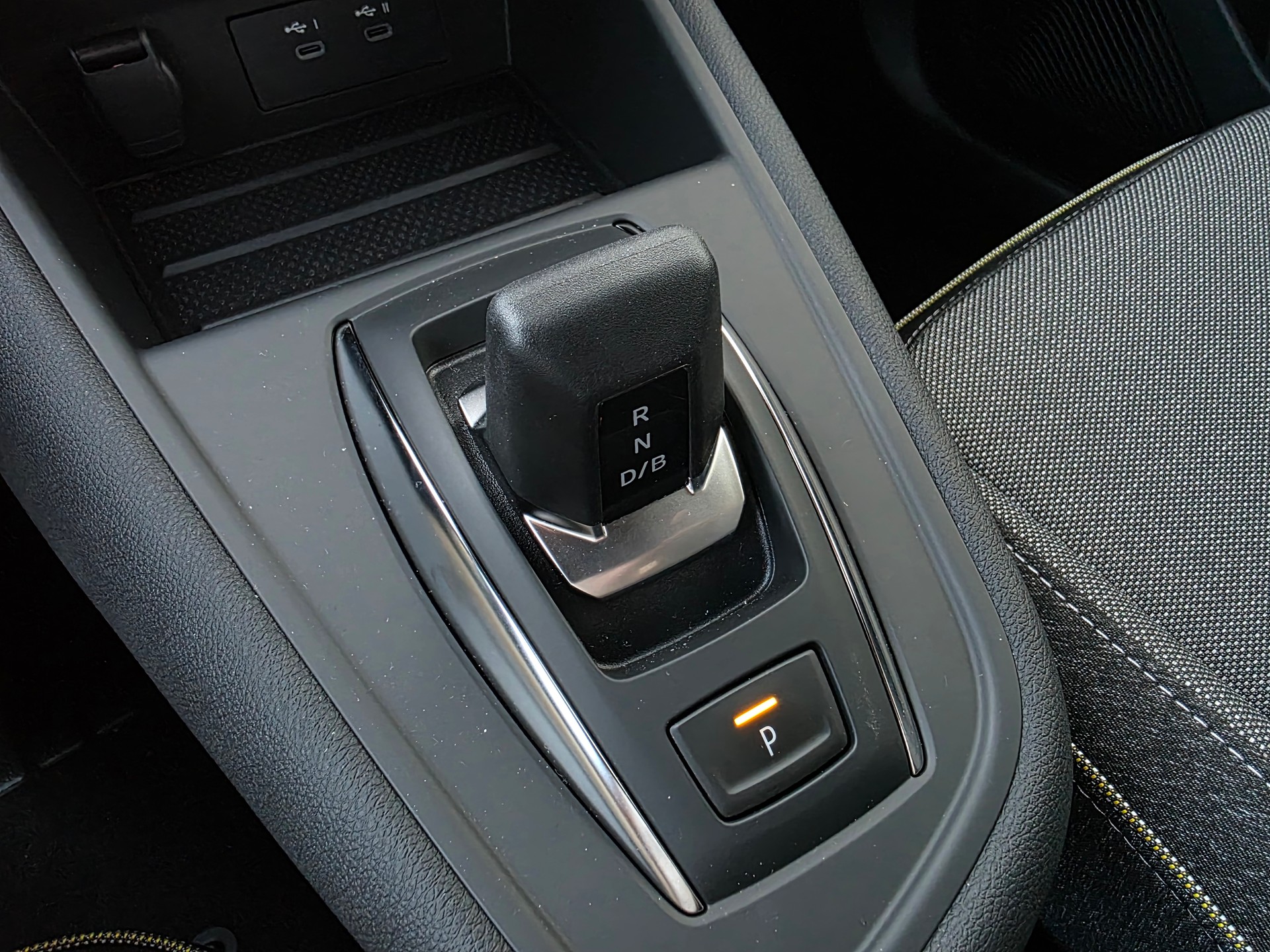 RENAULT Captur 1.8 E-Tech 160 Techno DHT-image-6
