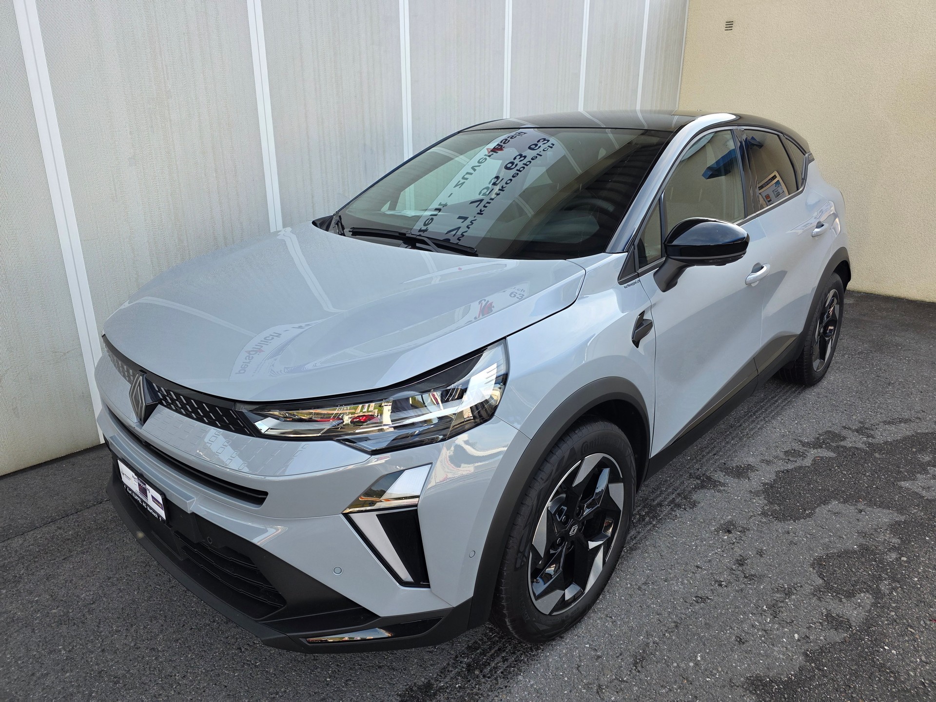 RENAULT Captur 1.8 E-Tech 160 Techno DHT-showroom-element-1