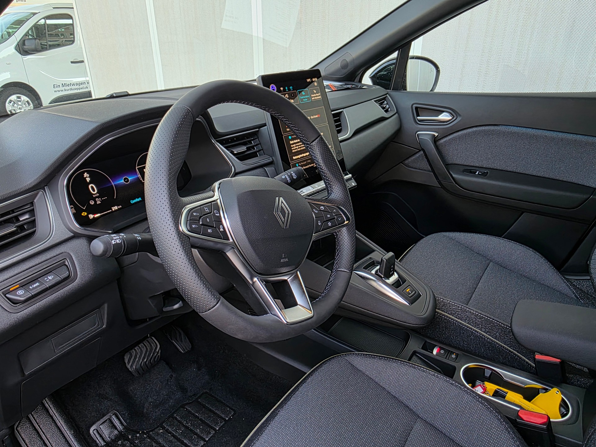 RENAULT Captur 1.8 E-Tech 160 Techno DHT-showroom-element-3