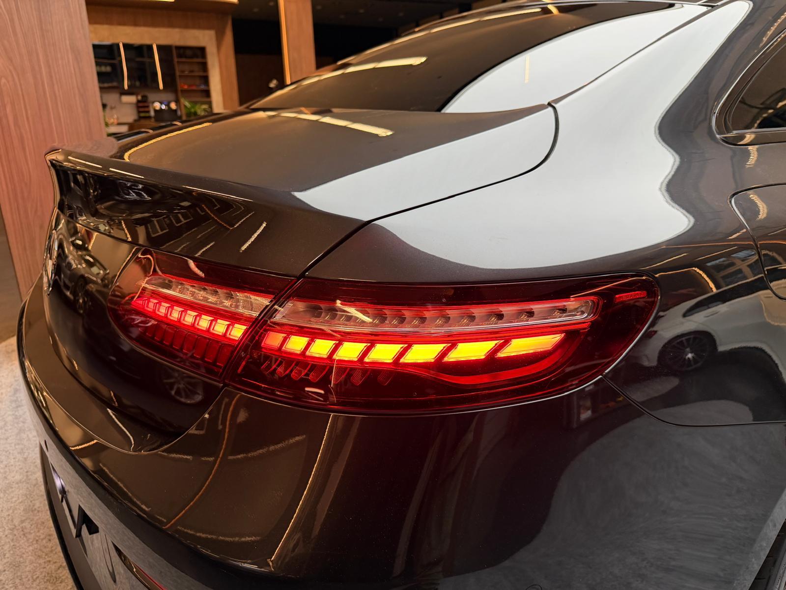 MERCEDES-BENZ E 200 AMG Line Coupé-image-11
