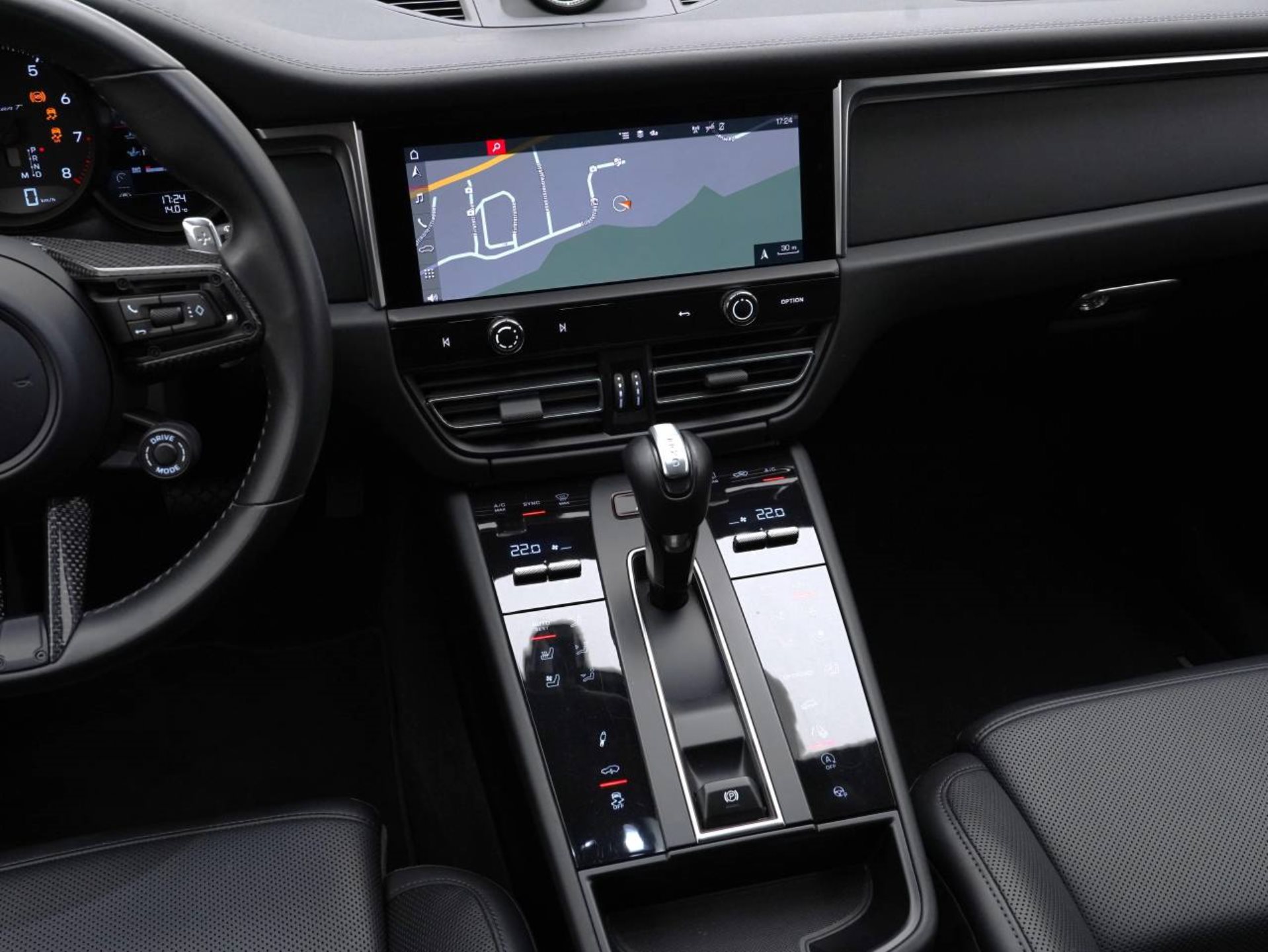 PORSCHE Macan T-image-17