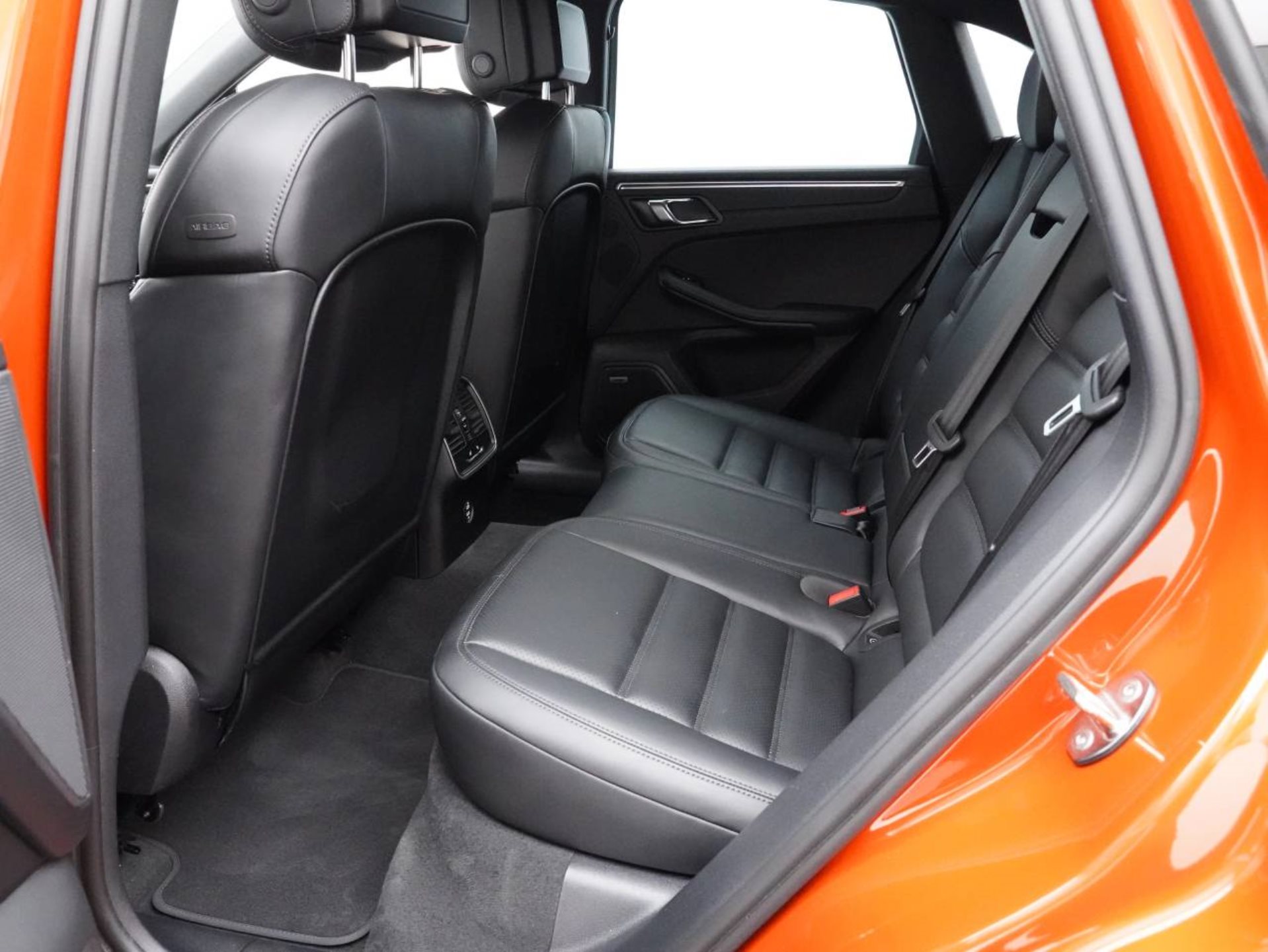 PORSCHE Macan T-image-28