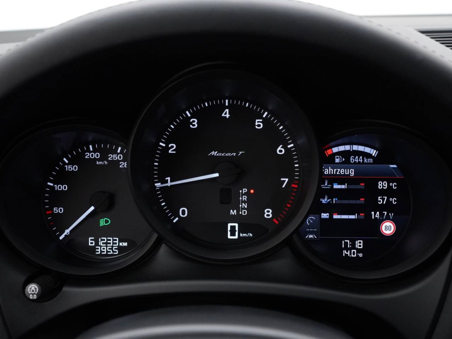 PORSCHE Macan T-image-16