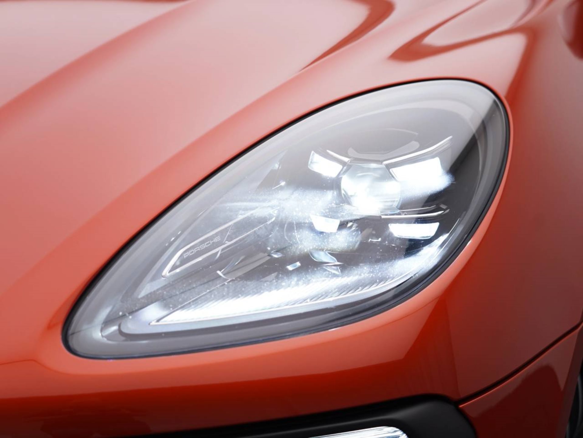 PORSCHE Macan T-image-11